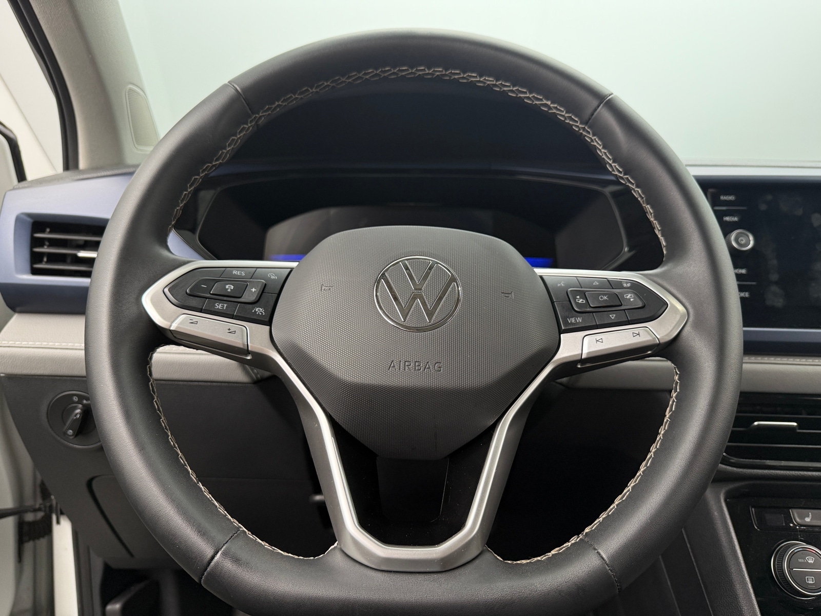 Thumbnail: 2024 Volkswagen Taos - 4