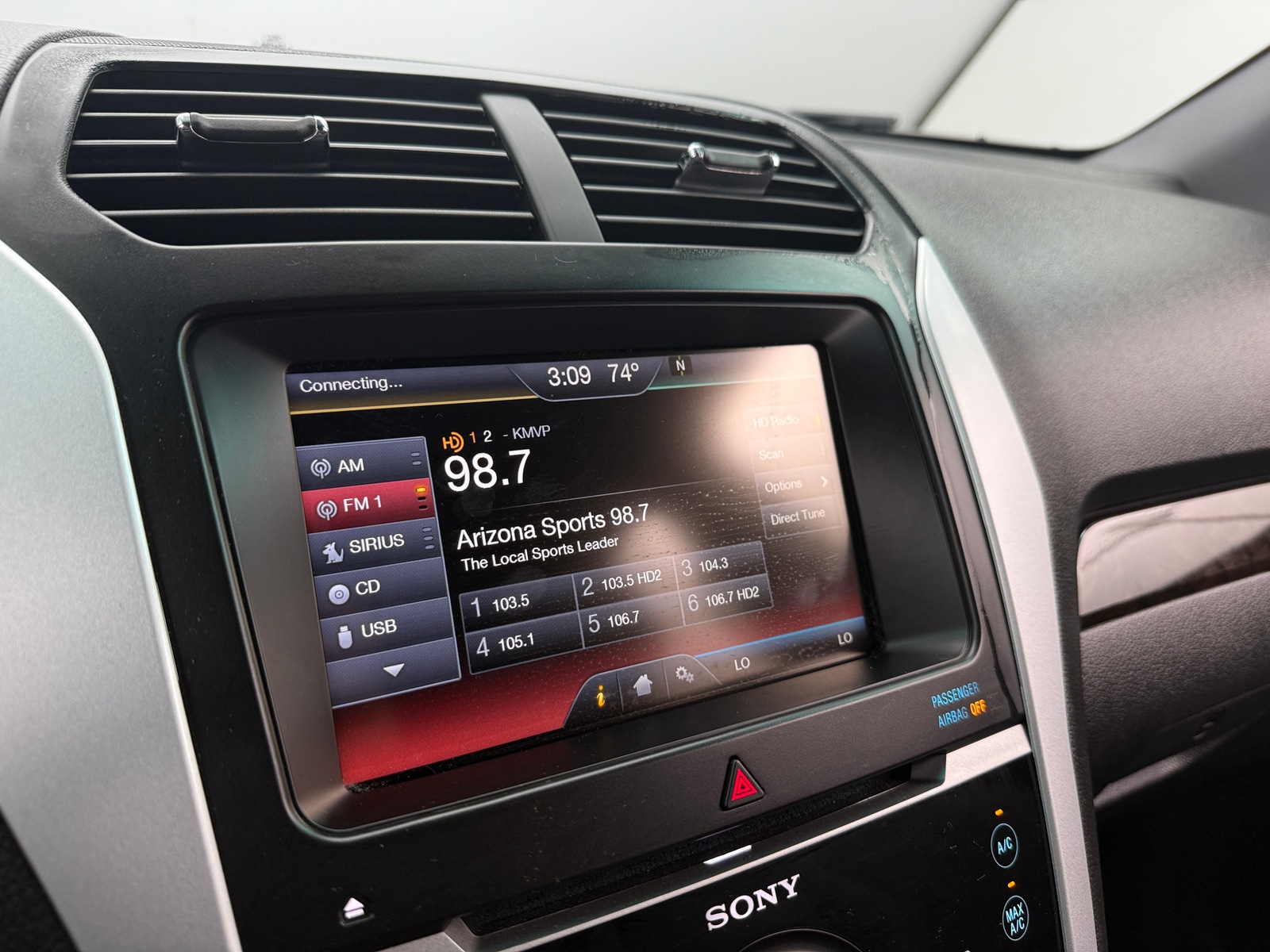 Thumbnail: 2014 Ford Explorer - 3