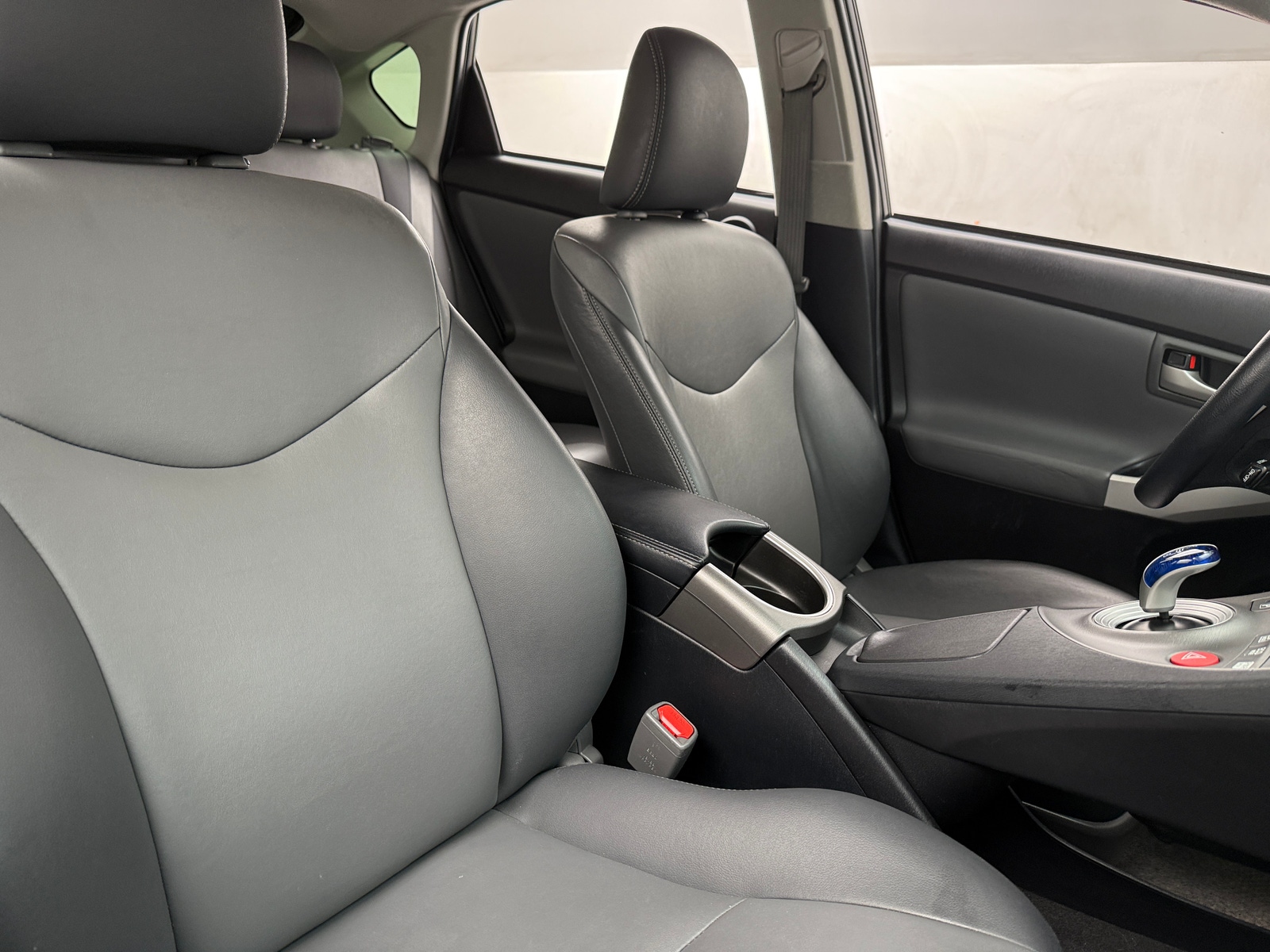Thumbnail: 2015 Toyota Prius - 2