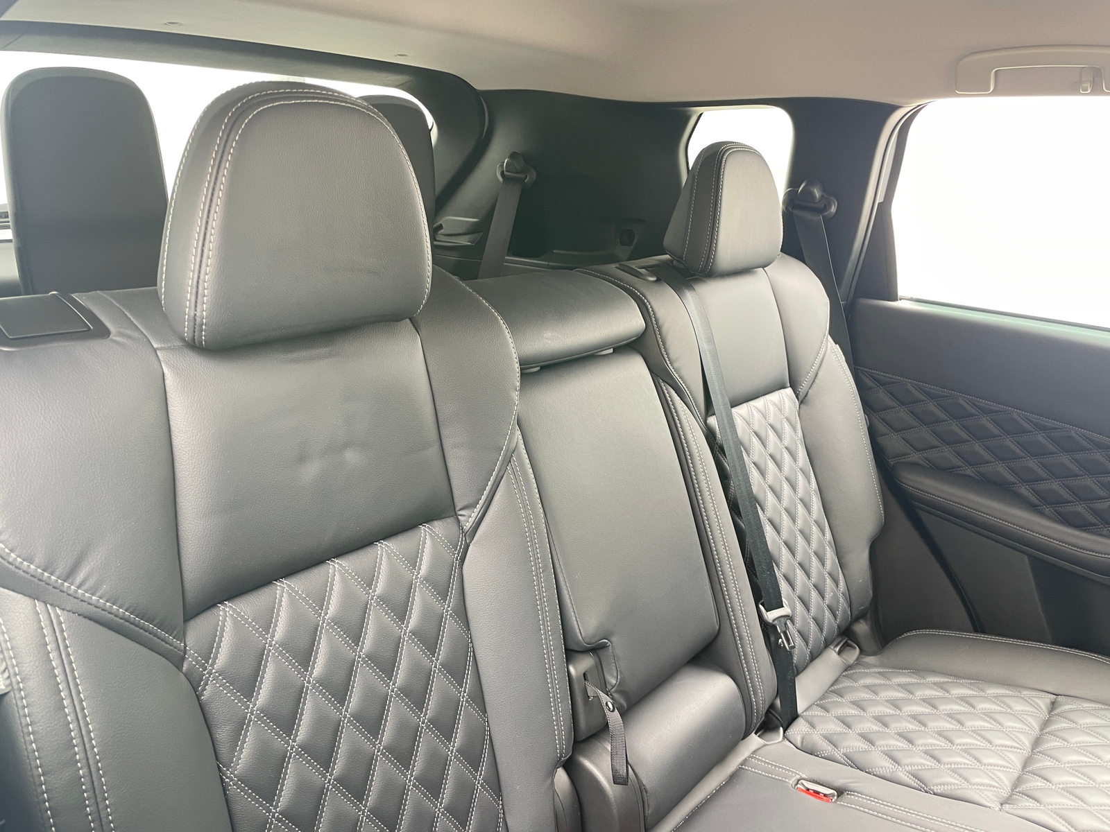 Thumbnail: 2022 Mitsubishi Outlander - 6