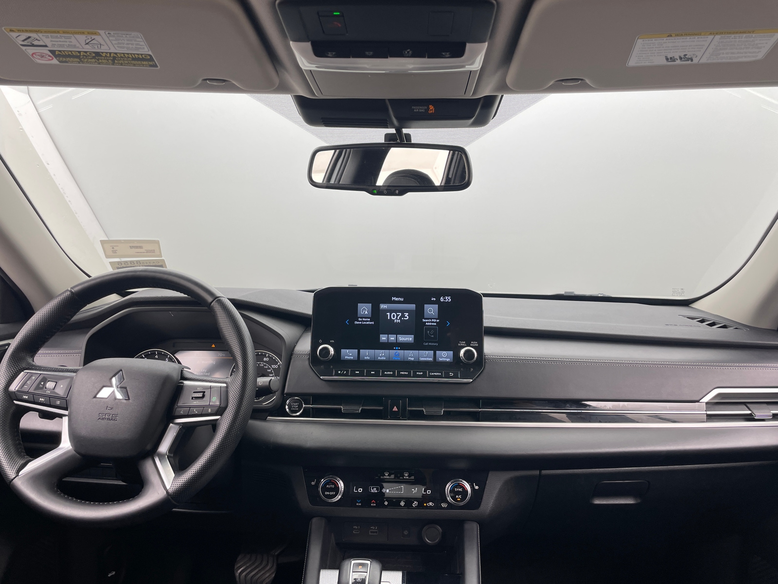 Thumbnail: 2022 Mitsubishi Outlander - 3