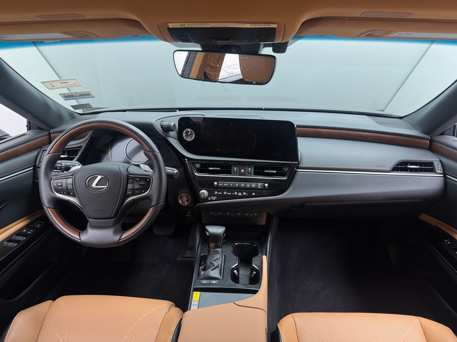 Thumbnail: 2025 Lexus ES - 2