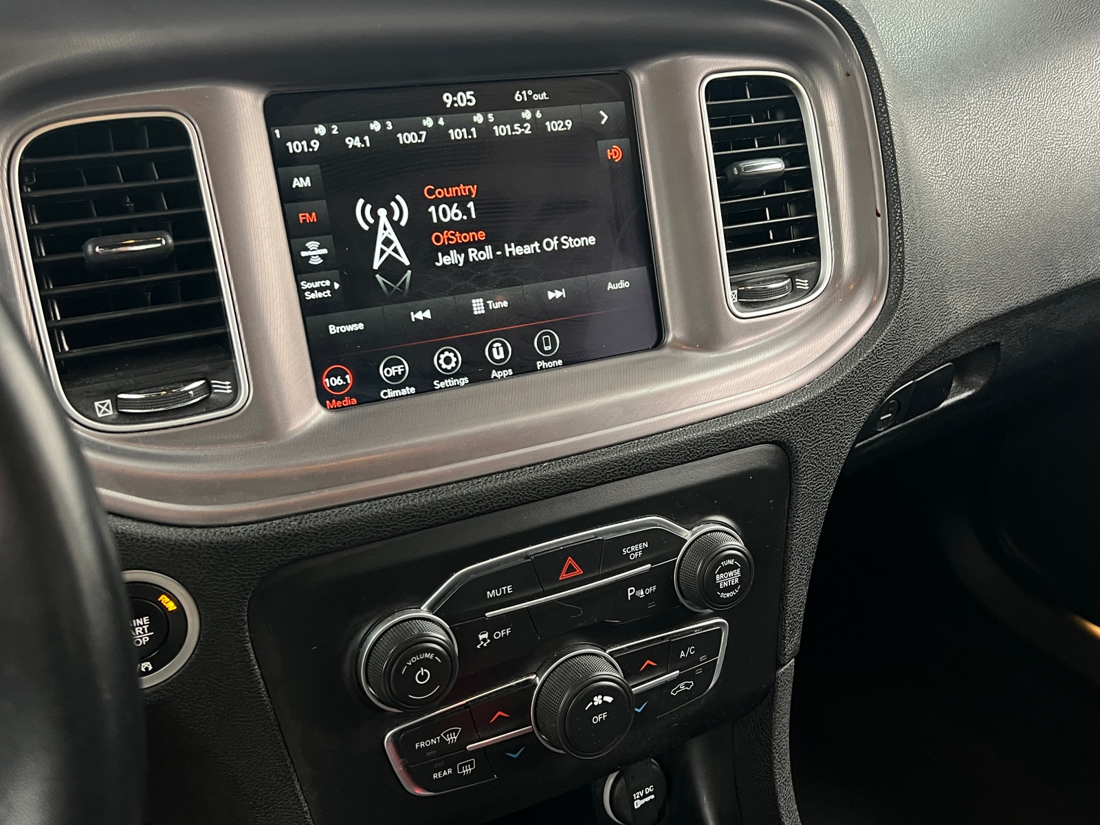 Thumbnail: 2023 Dodge Charger - 4