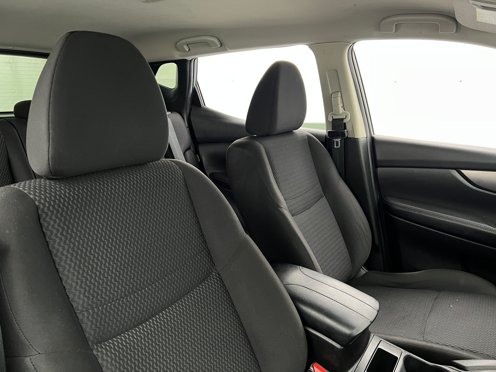 Thumbnail: 2020 Nissan Rogue Sport - 2