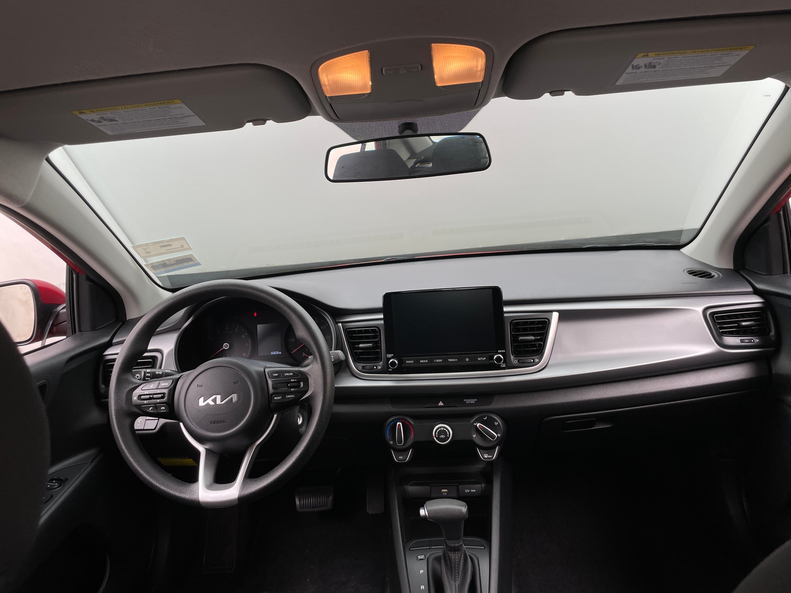 Thumbnail: 2023 Kia Rio - 3