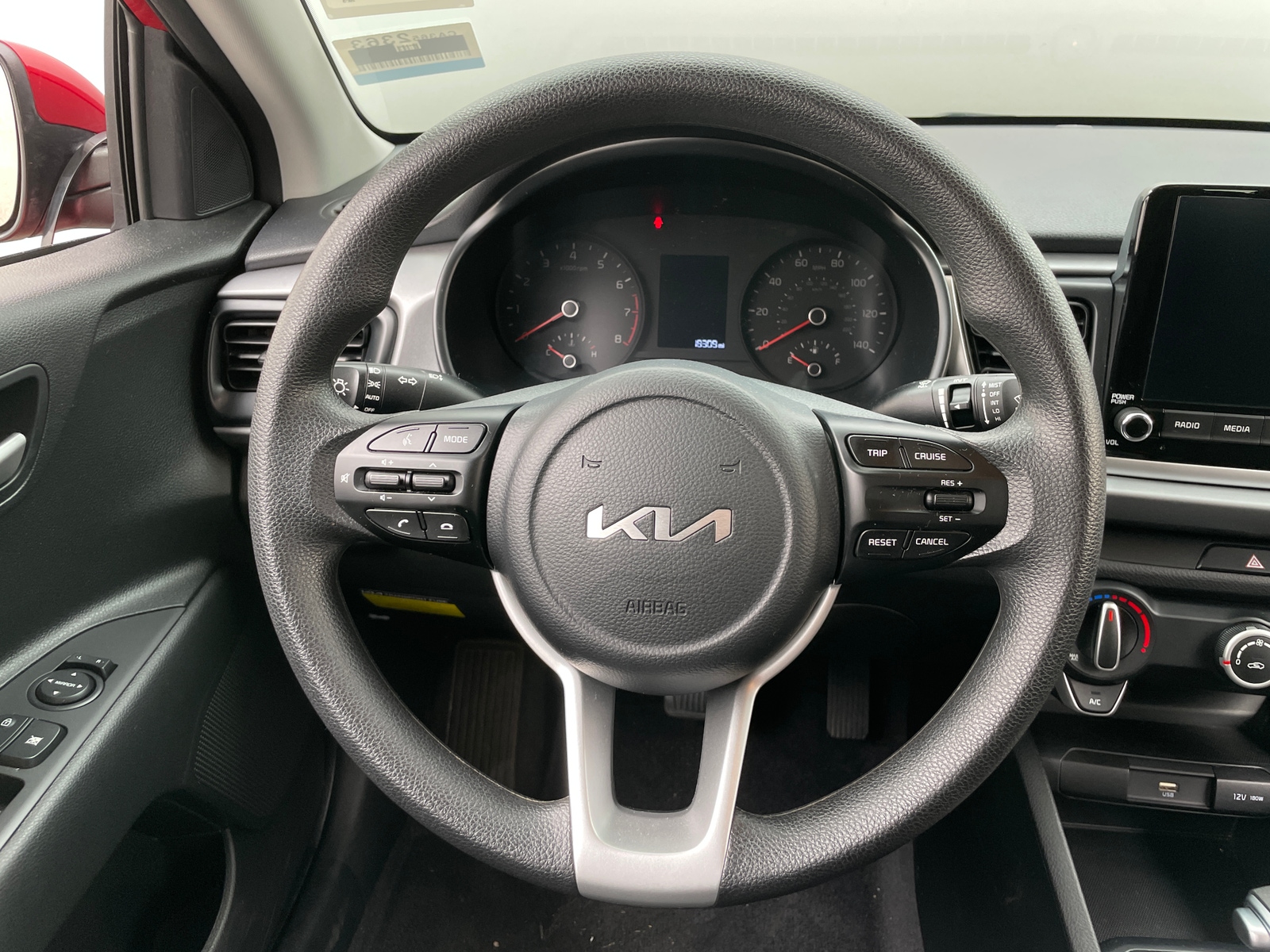 Thumbnail: 2023 Kia Rio - 5