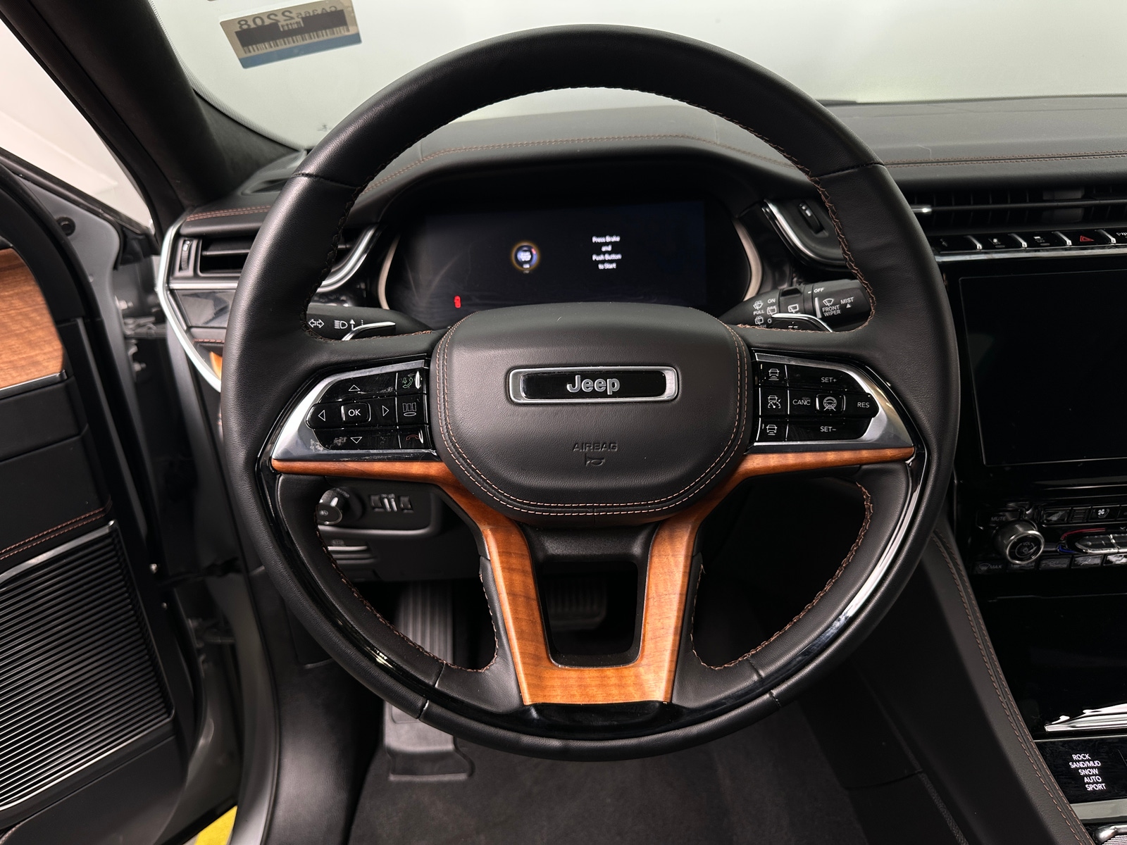 Thumbnail: 2022 Jeep Grand Cherokee L - 4