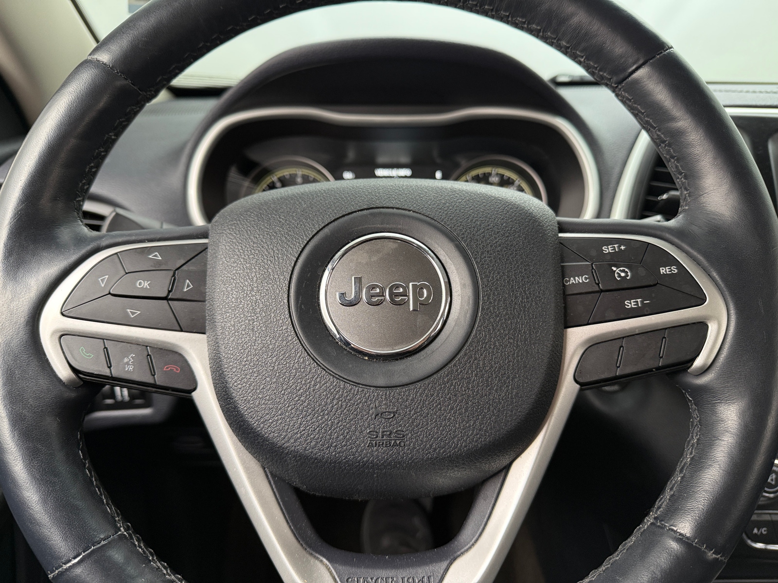 Thumbnail: 2016 Jeep Cherokee - 4