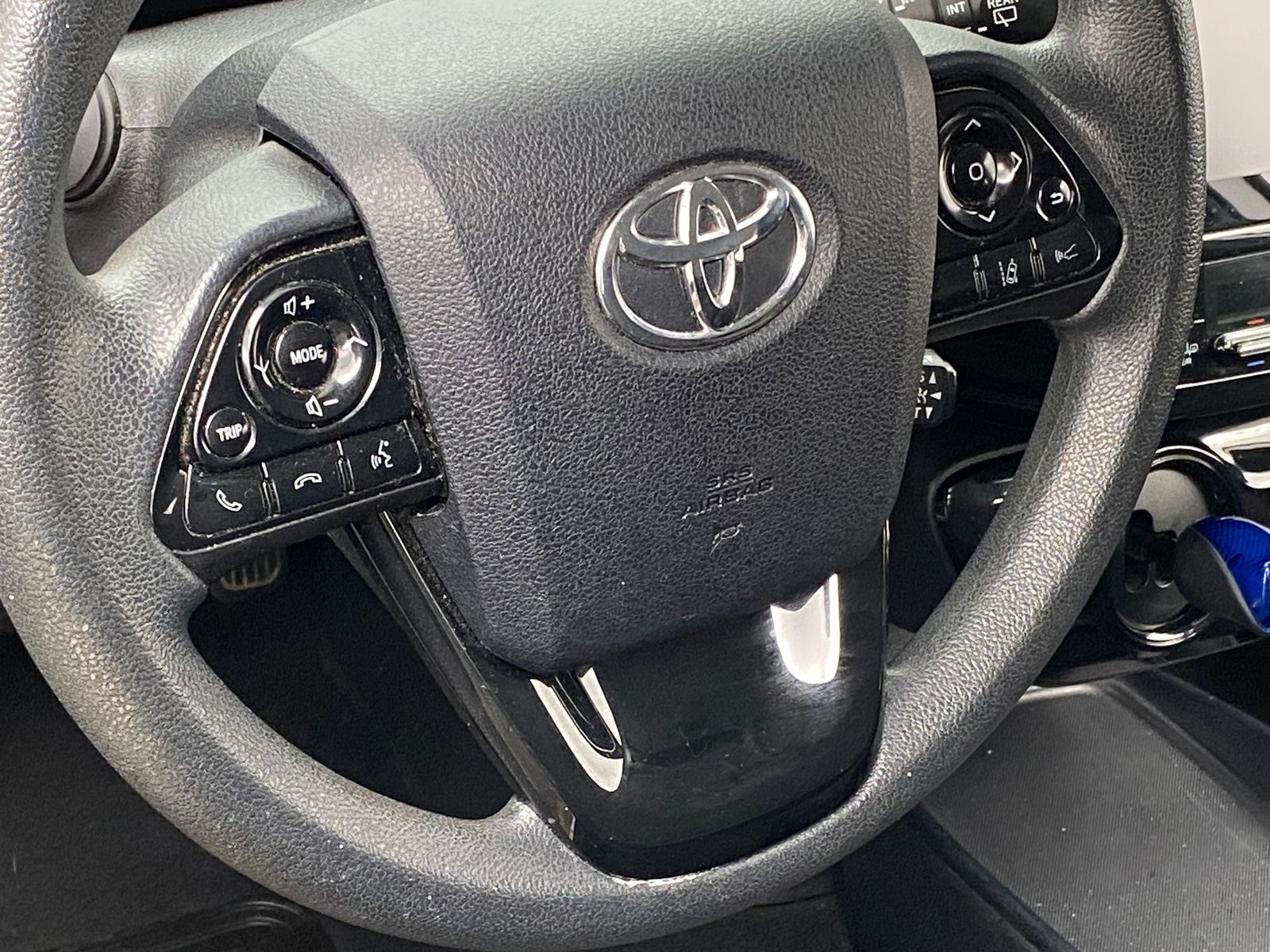 Thumbnail: 2022 Toyota Prius - 5