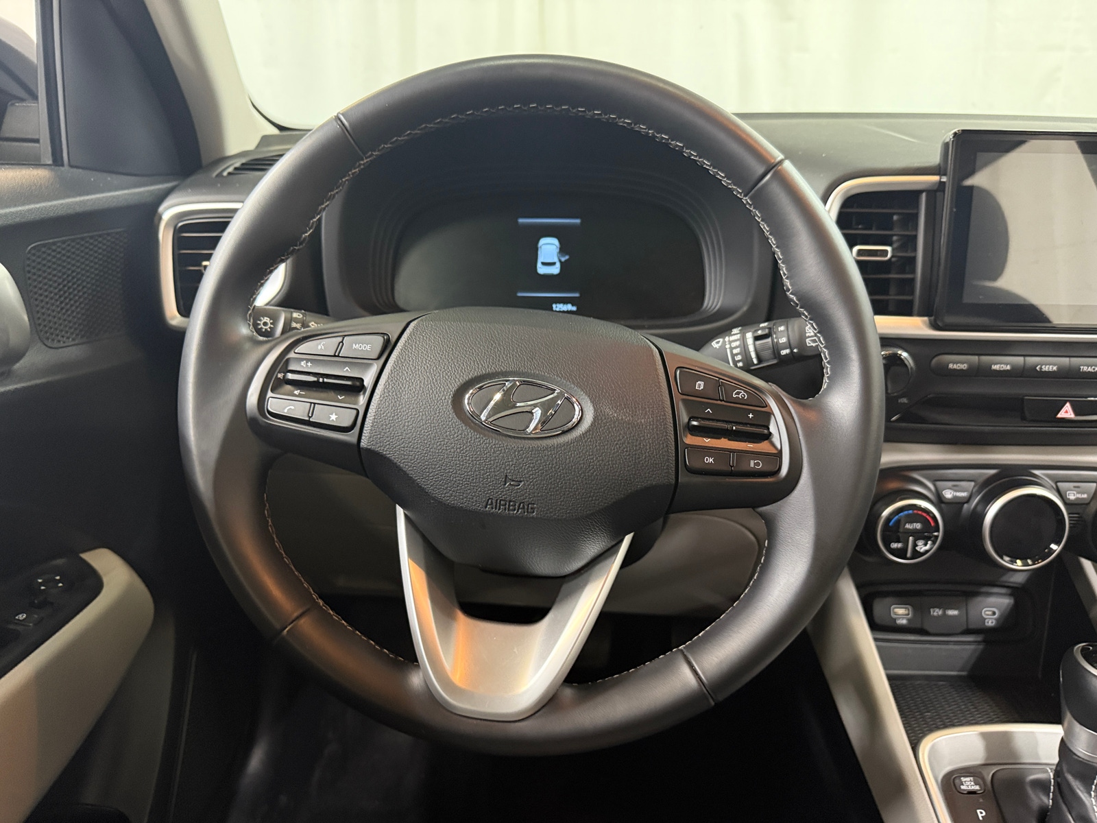 Thumbnail: 2024 Hyundai Venue - 5