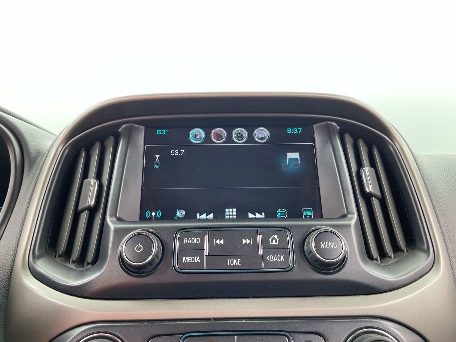 Thumbnail: 2016 Chevrolet Colorado - 3