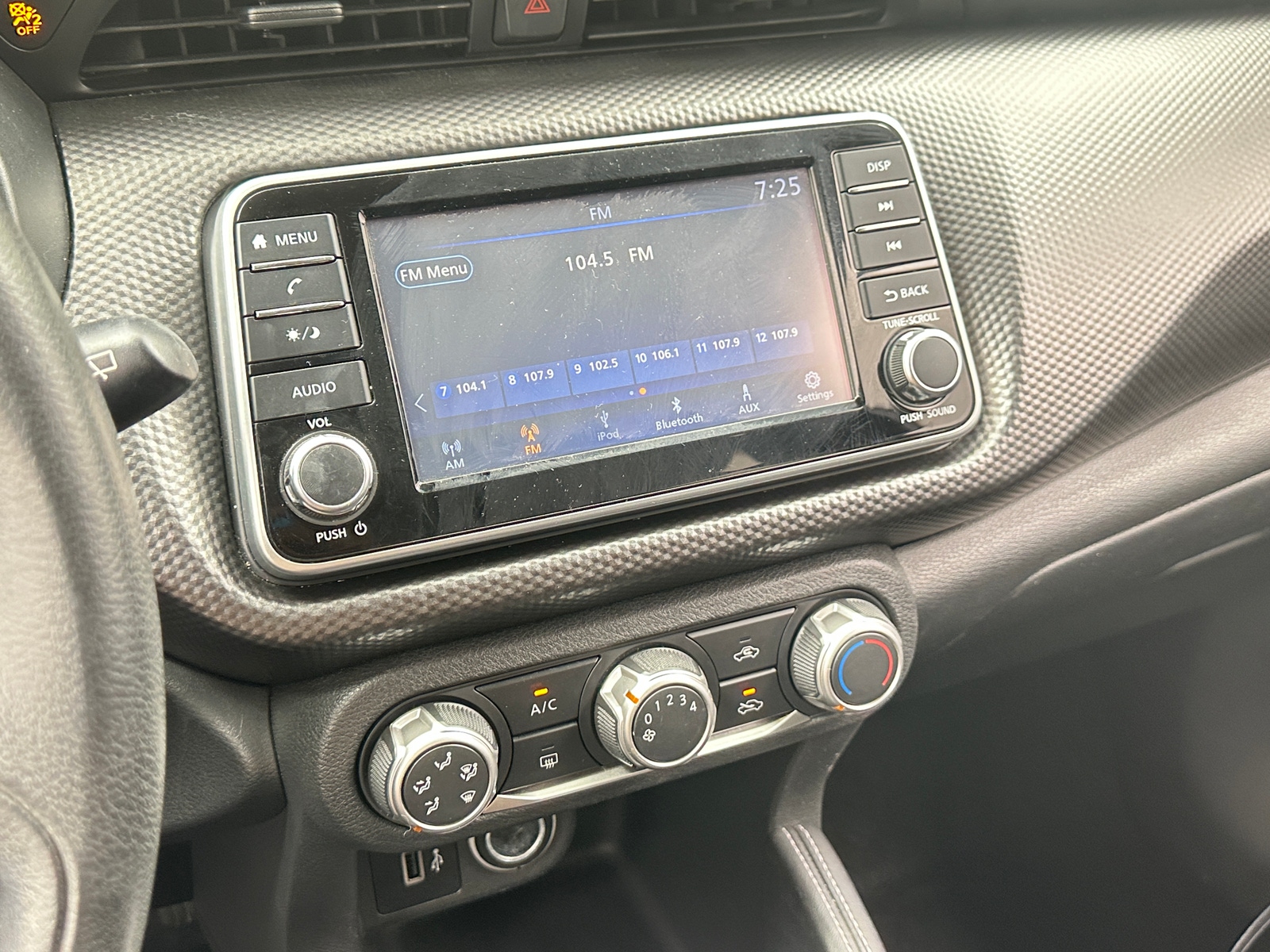 Thumbnail: 2018 Nissan Kicks - 4