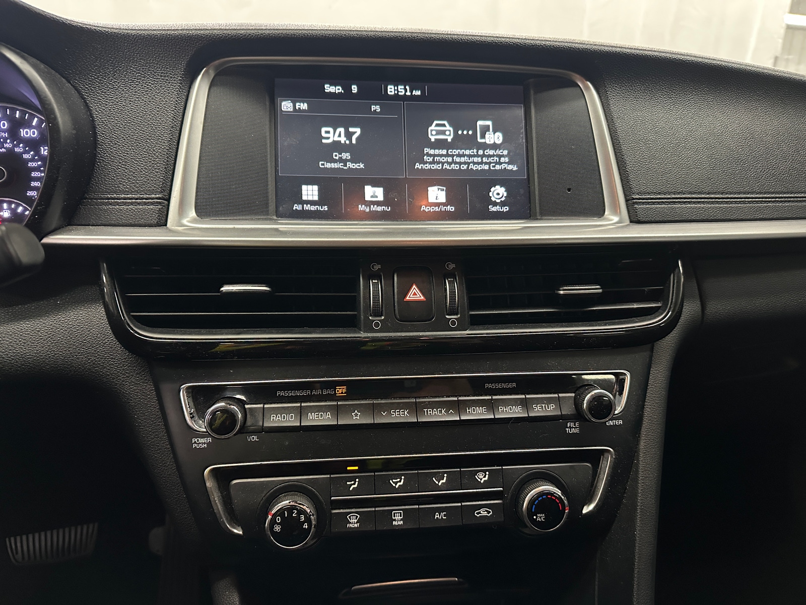 Thumbnail: 2019 Kia Optima - 4