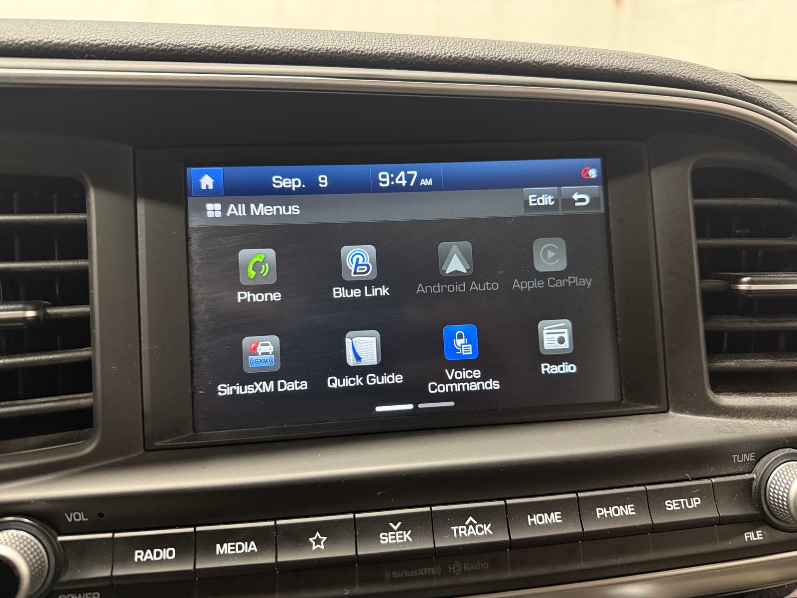 Thumbnail: 2020 Hyundai Elantra - 4