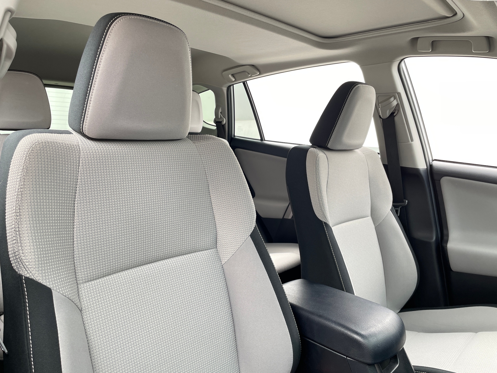 Thumbnail: 2017 Toyota RAV4 - 2