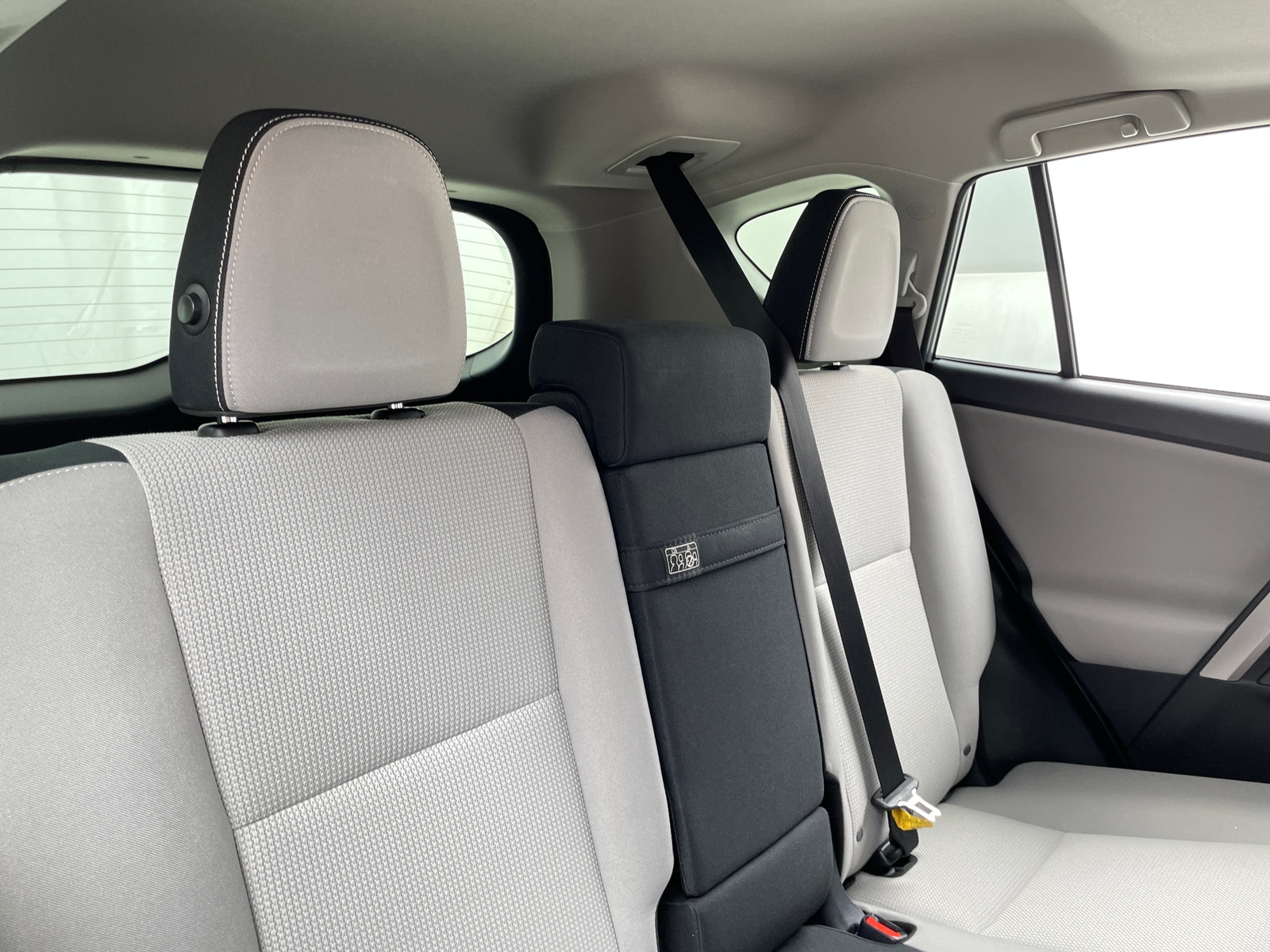 Thumbnail: 2017 Toyota RAV4 - 6