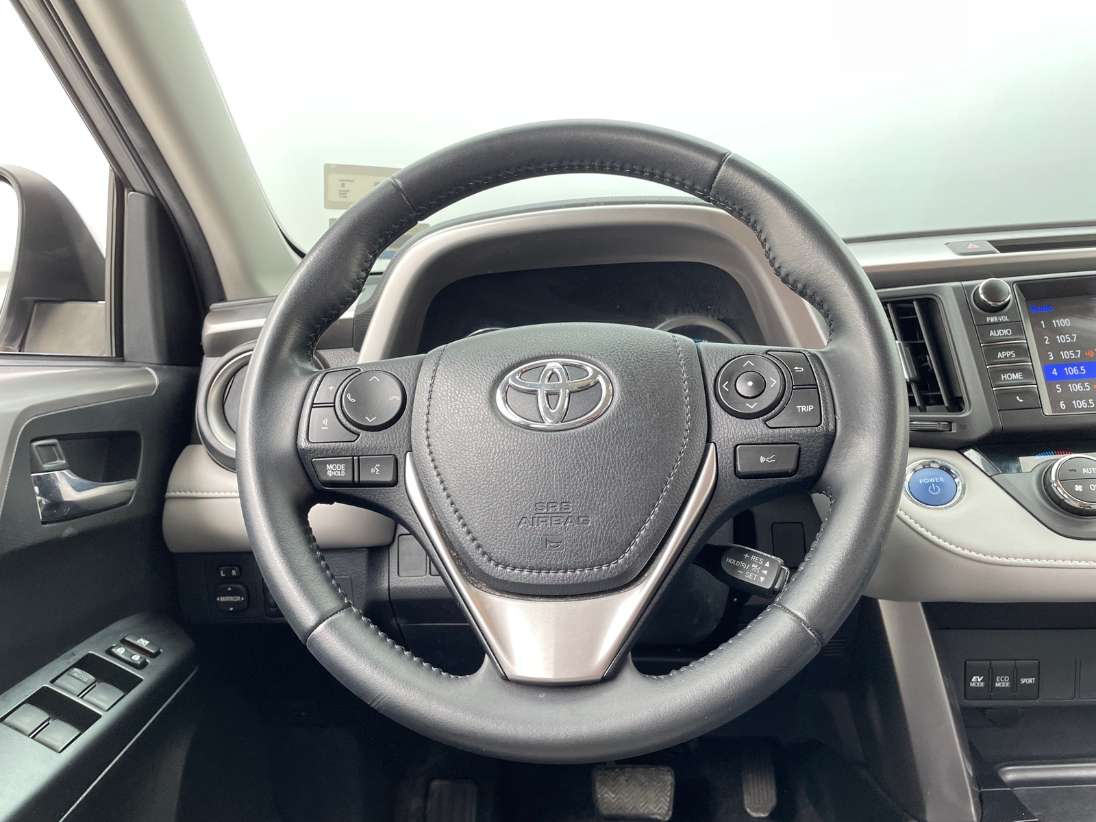 Thumbnail: 2017 Toyota RAV4 - 5