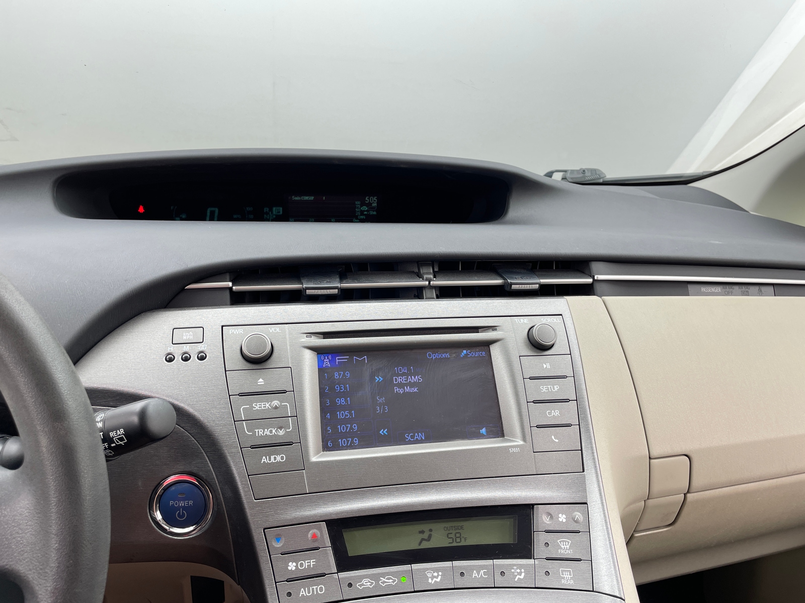 Thumbnail: 2015 Toyota Prius - 4