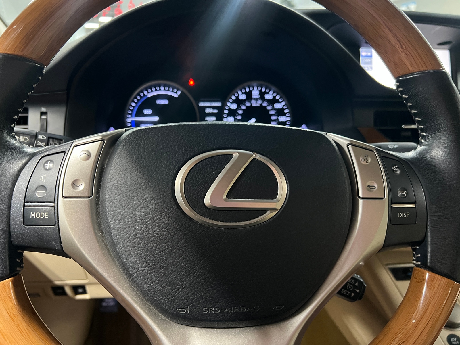 Thumbnail: 2014 Lexus ES - 4