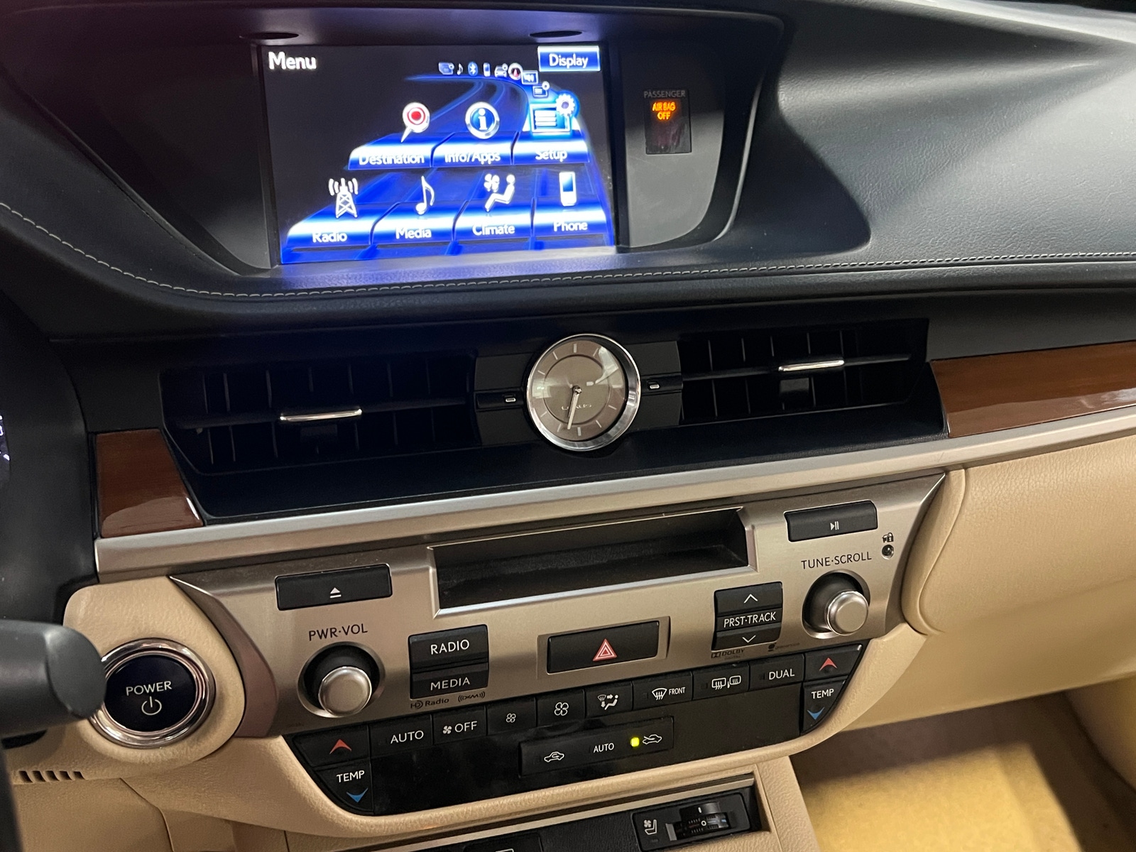 Thumbnail: 2014 Lexus ES - 3