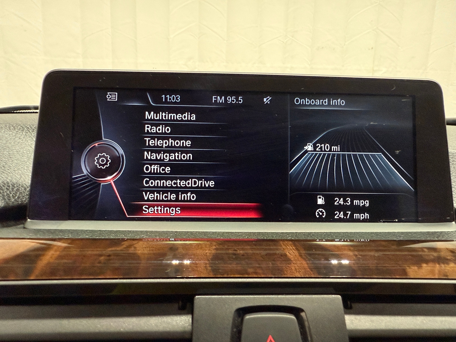 Thumbnail: 2014 BMW 3 Series - 3