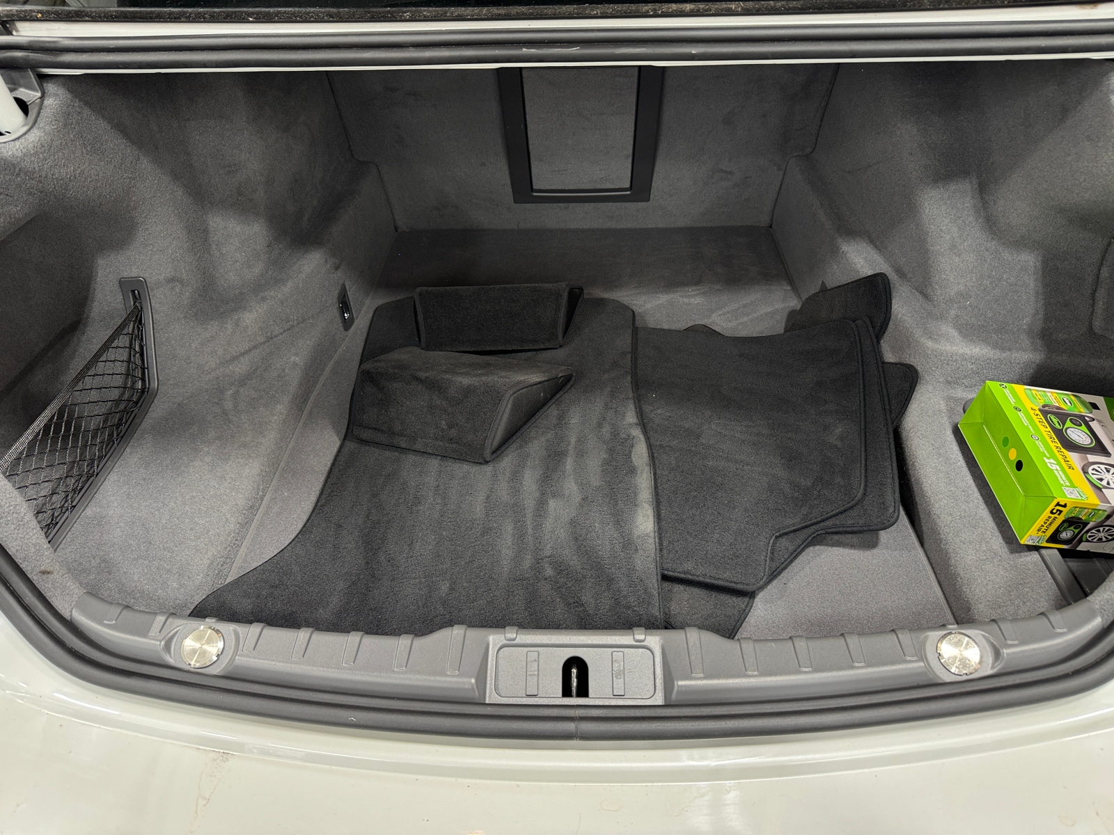 Thumbnail: 2012 BMW 7 Series - 6
