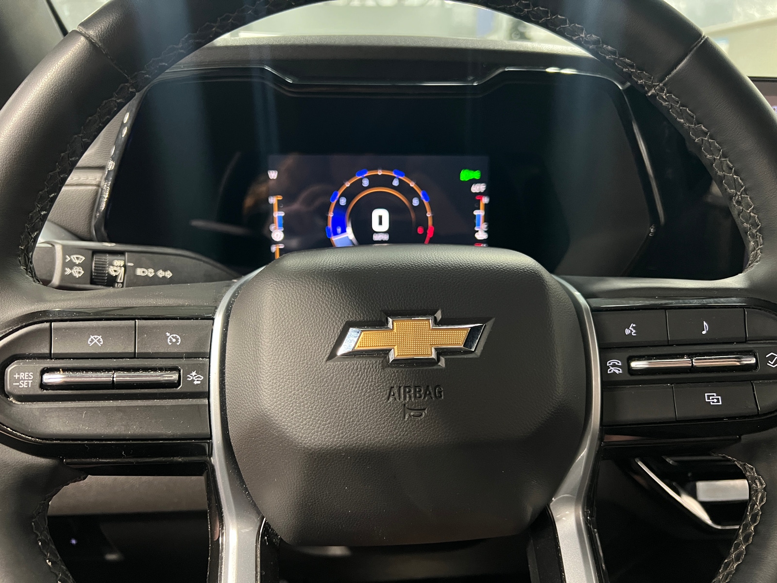 Thumbnail: 2023 Chevrolet Colorado - 5