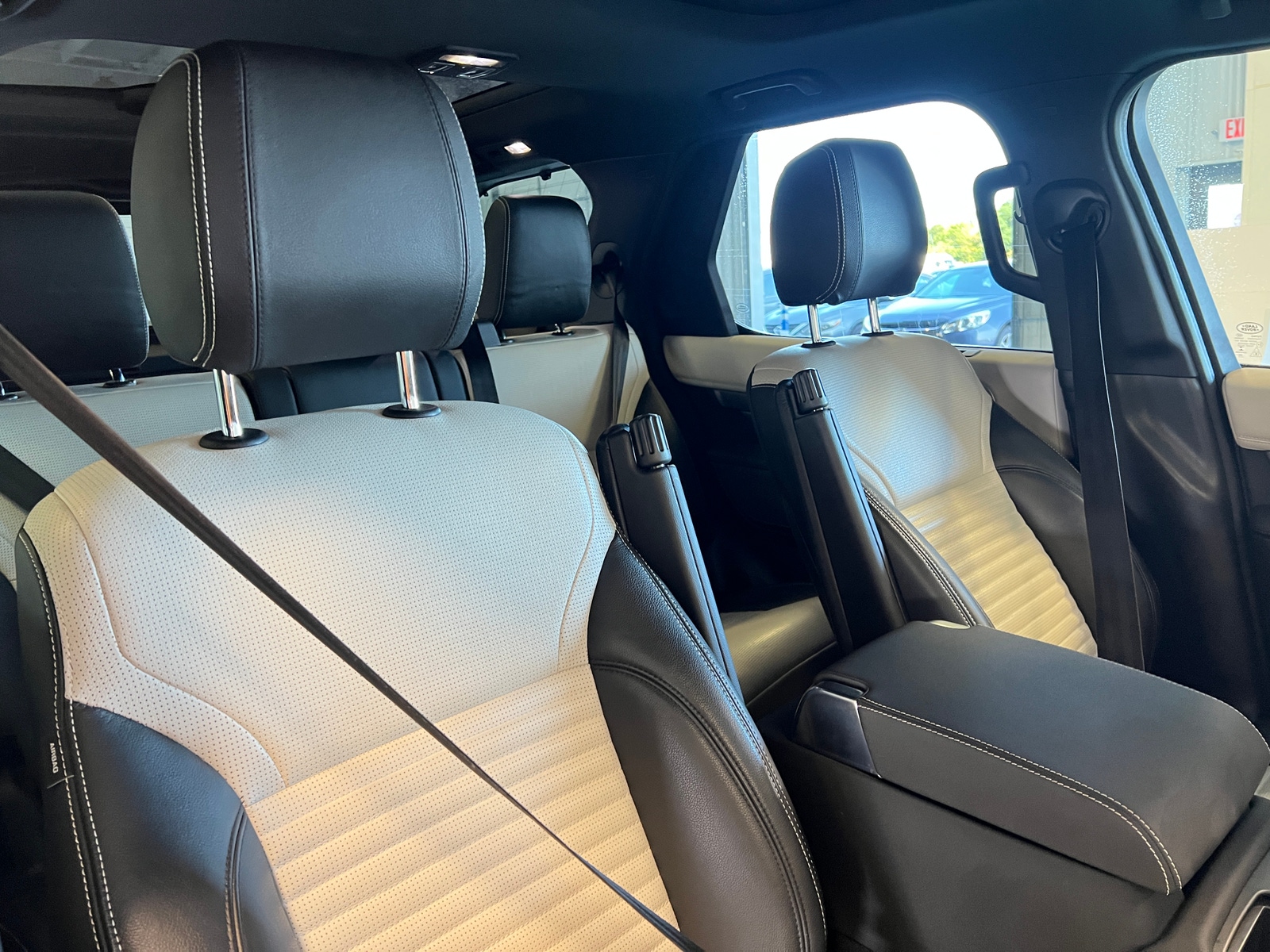 Thumbnail: 2021 Land Rover Discovery - 2