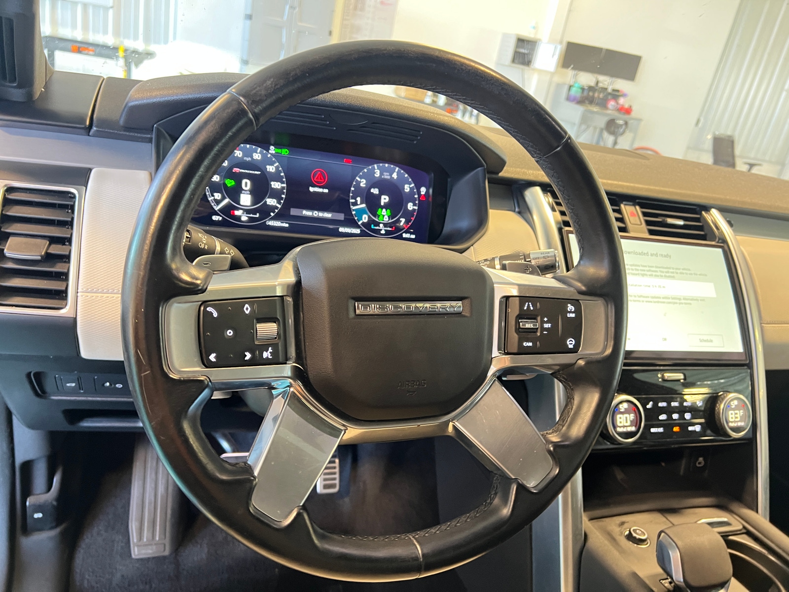 Thumbnail: 2021 Land Rover Discovery - 5