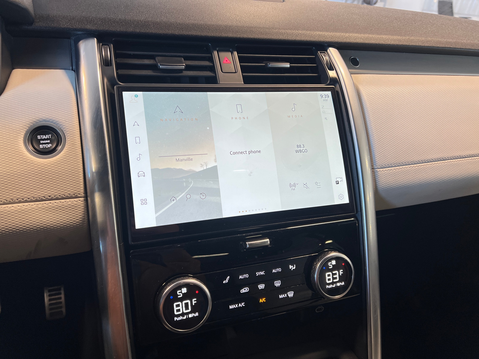 Thumbnail: 2021 Land Rover Discovery - 4