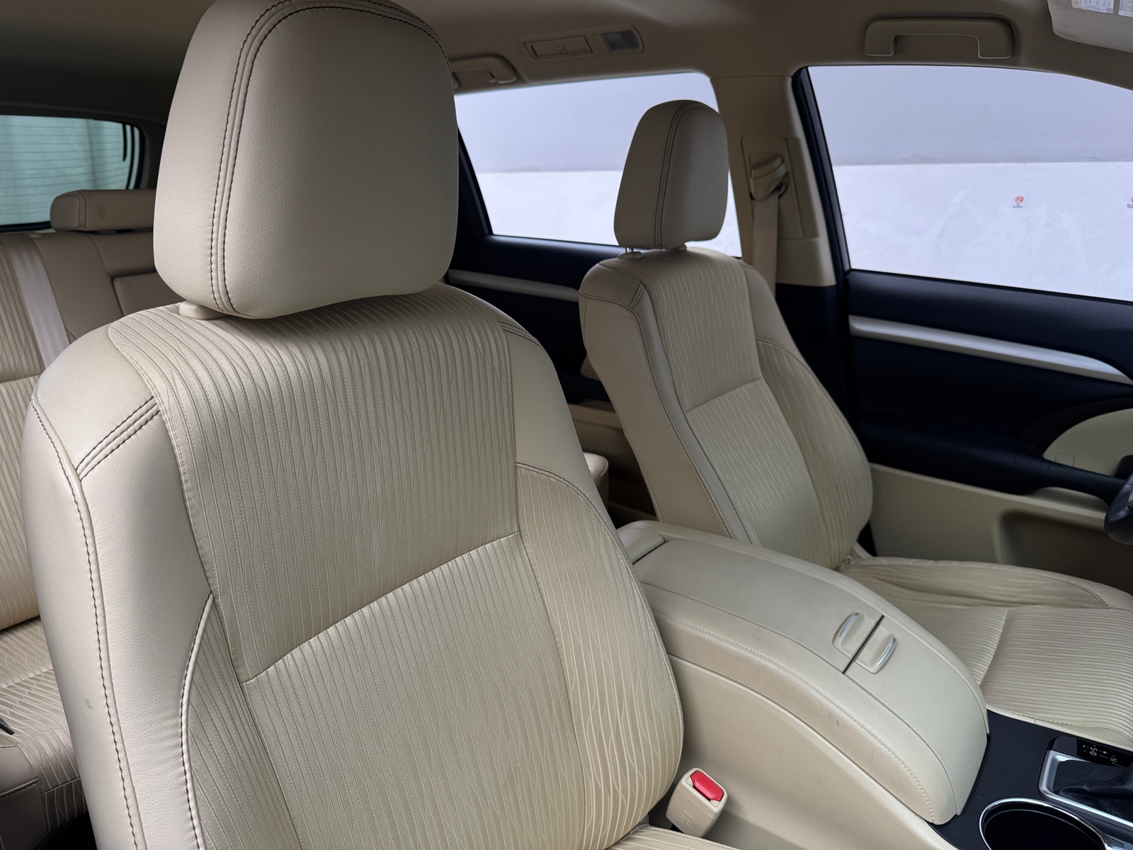 Thumbnail: 2015 Toyota Highlander - 2
