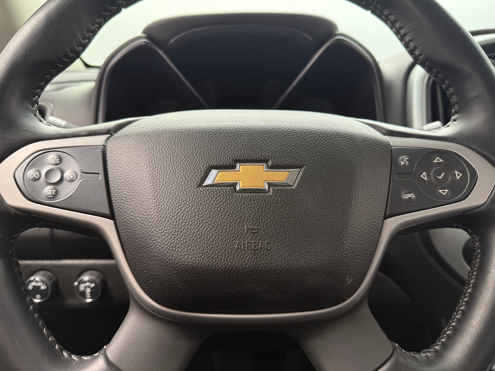 Thumbnail: 2017 Chevrolet Colorado - 4