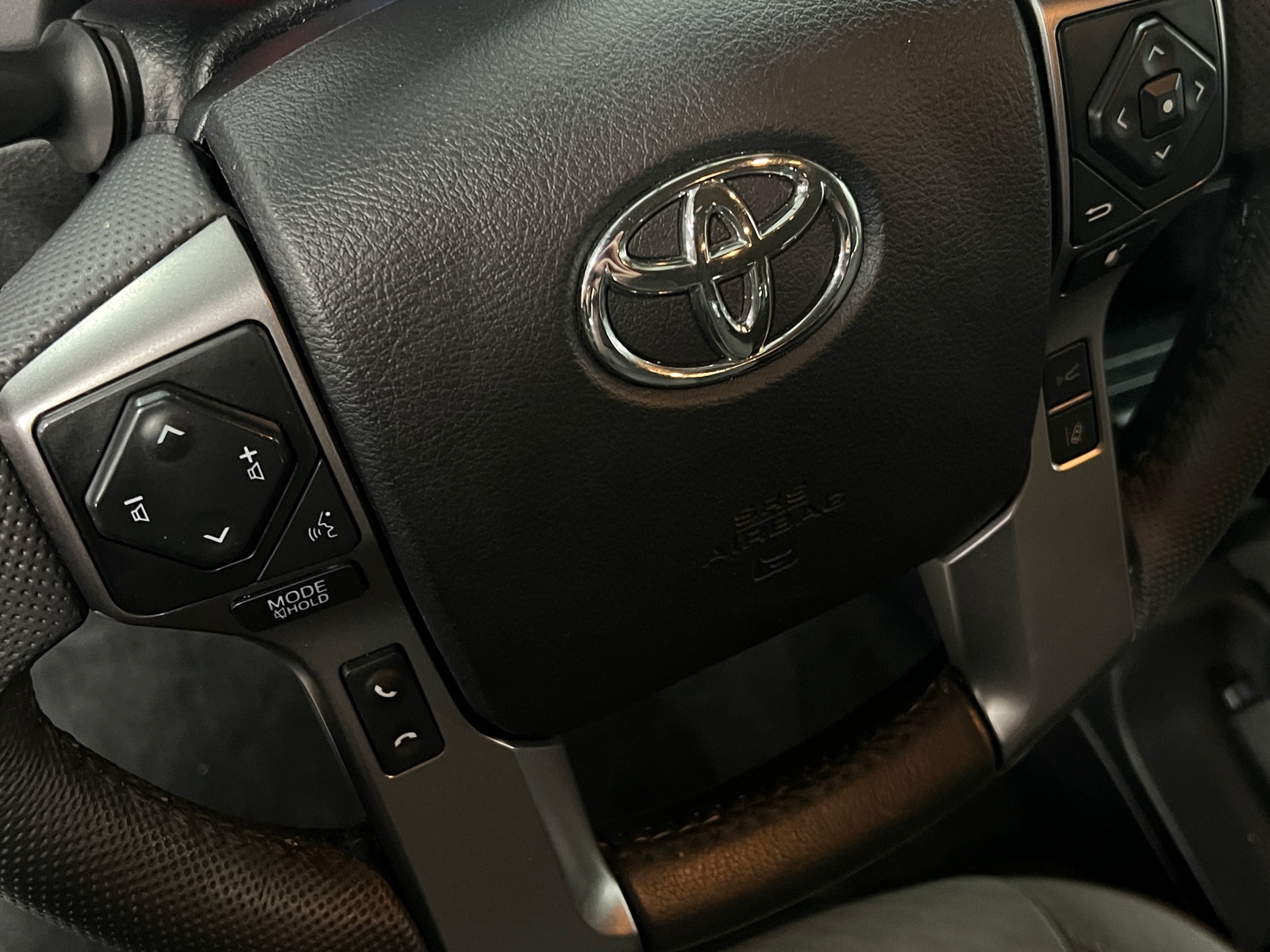 Thumbnail: 2022 Toyota Tacoma - 5
