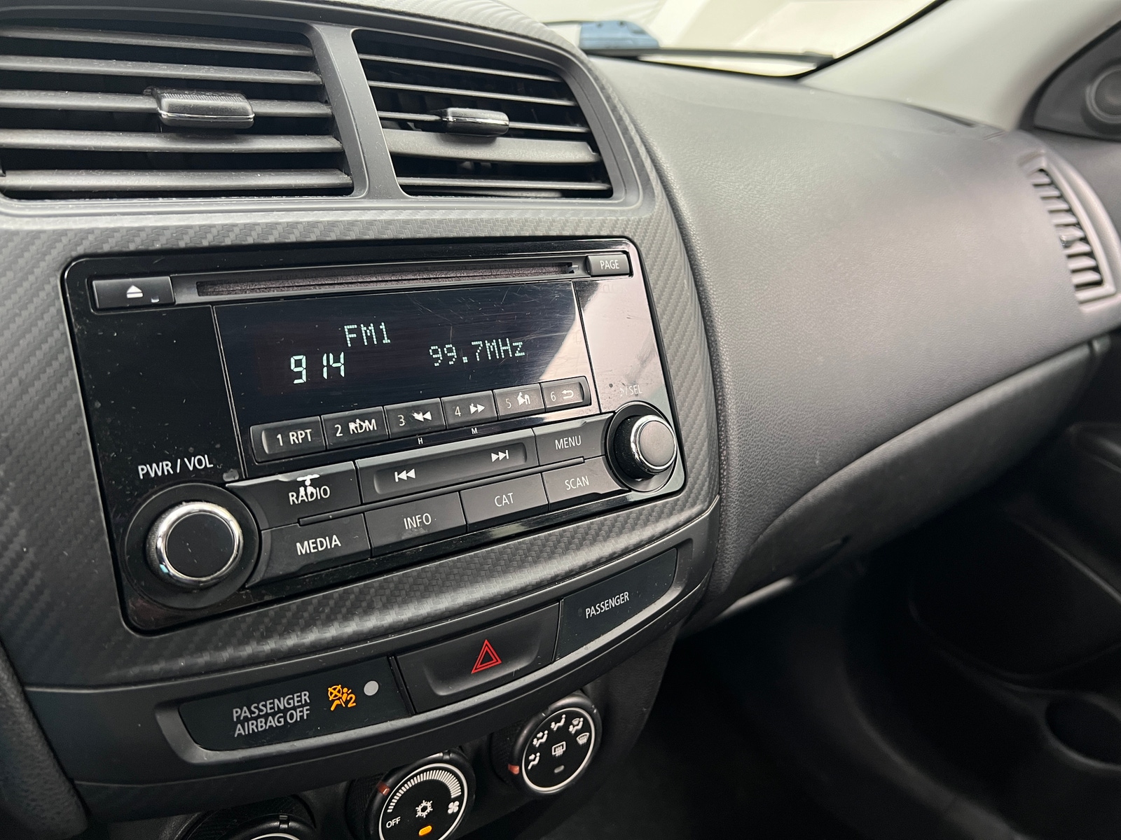 Thumbnail: 2015 Mitsubishi Outlander Sport - 4