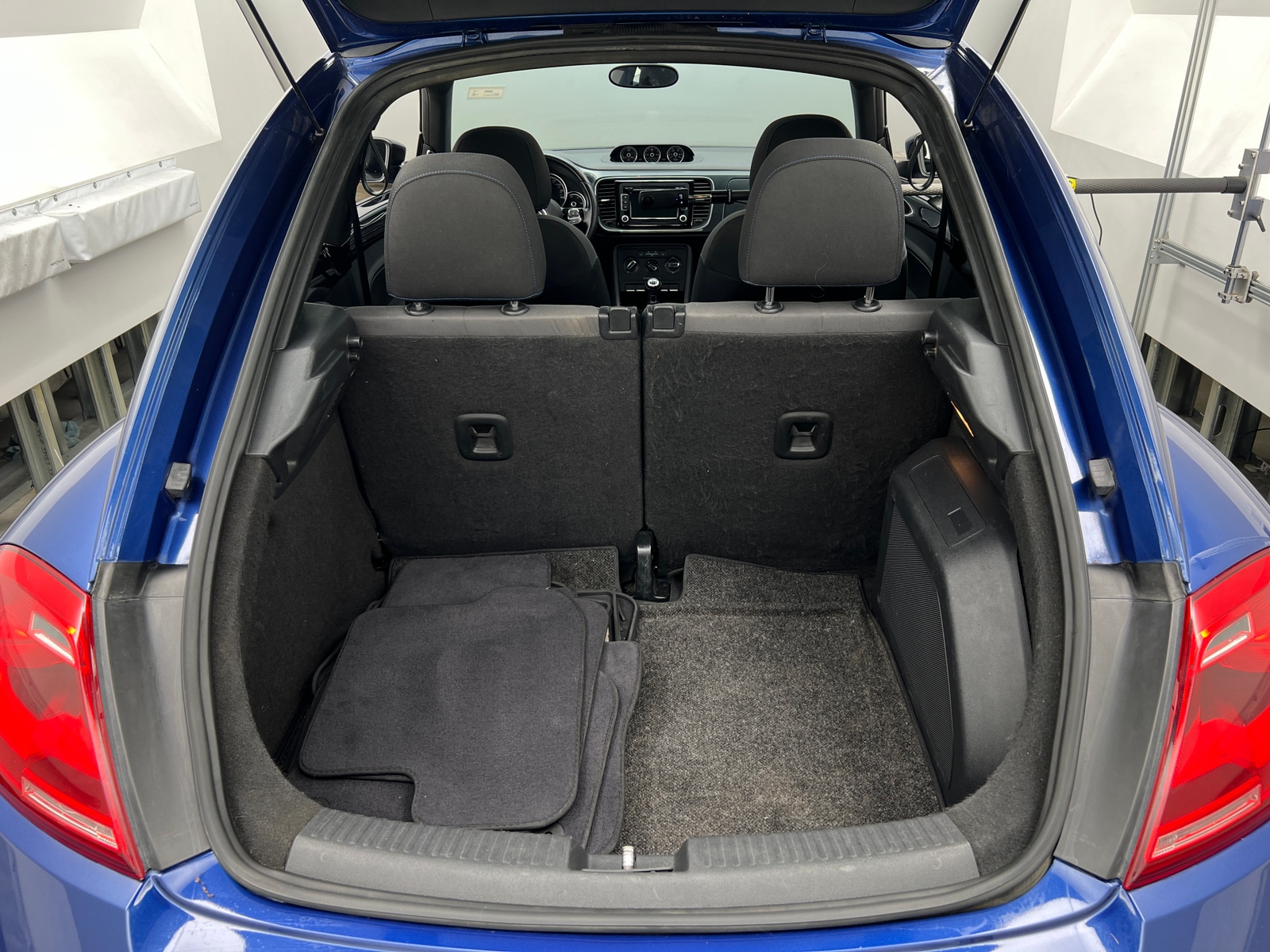 Thumbnail: 2013 Volkswagen Beetle - 7