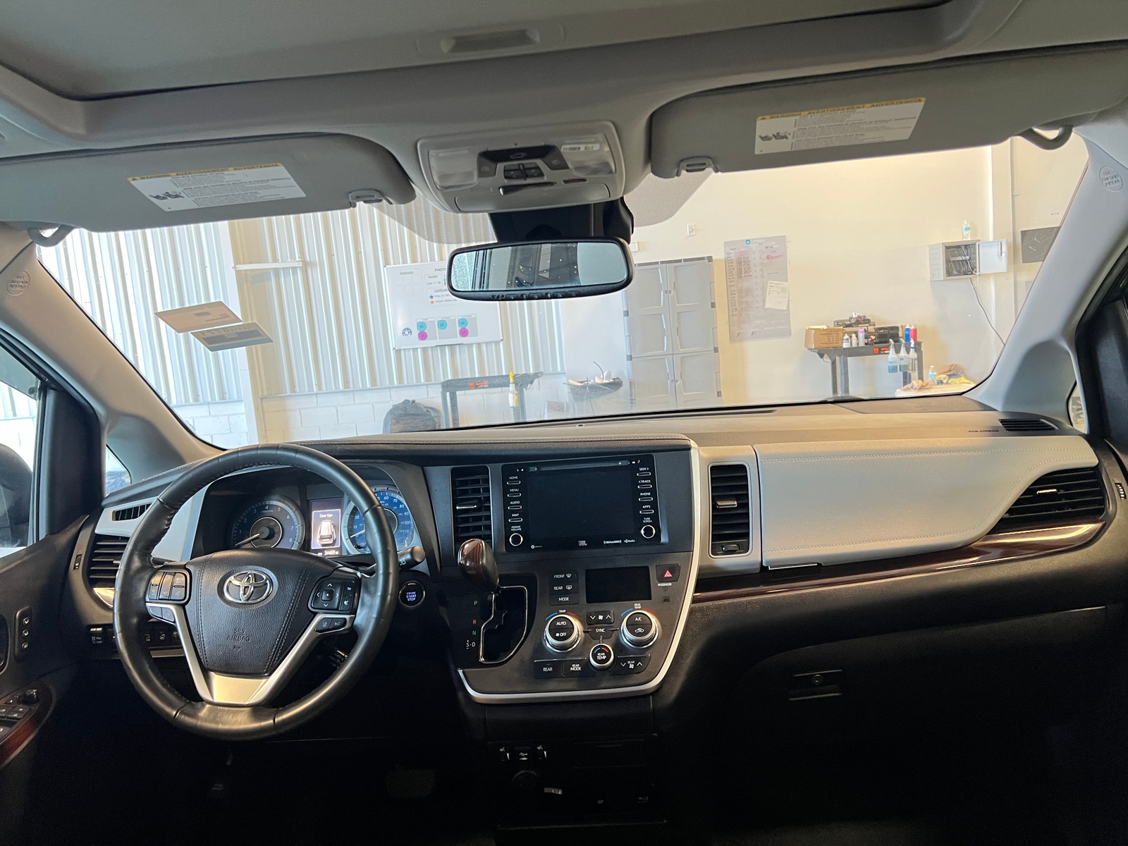 Thumbnail: 2020 Toyota Sienna - 2