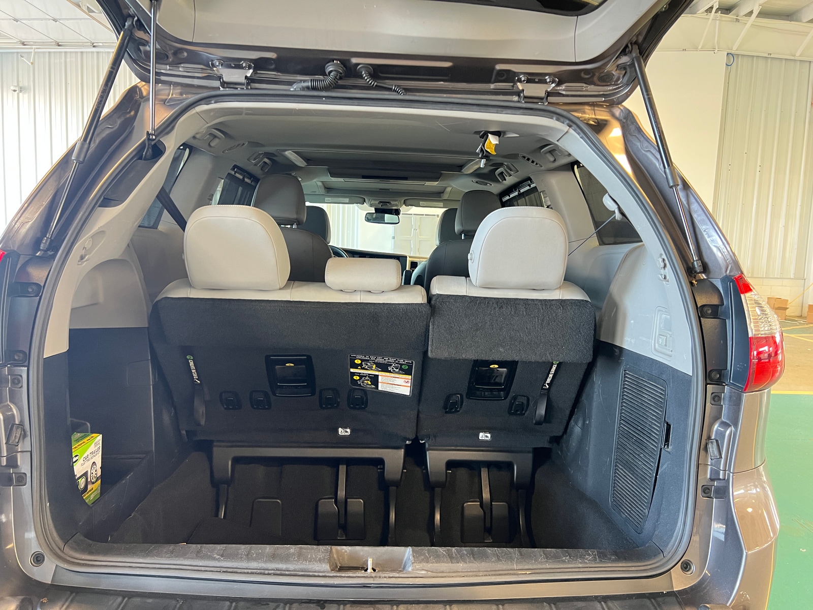 Thumbnail: 2020 Toyota Sienna - 6
