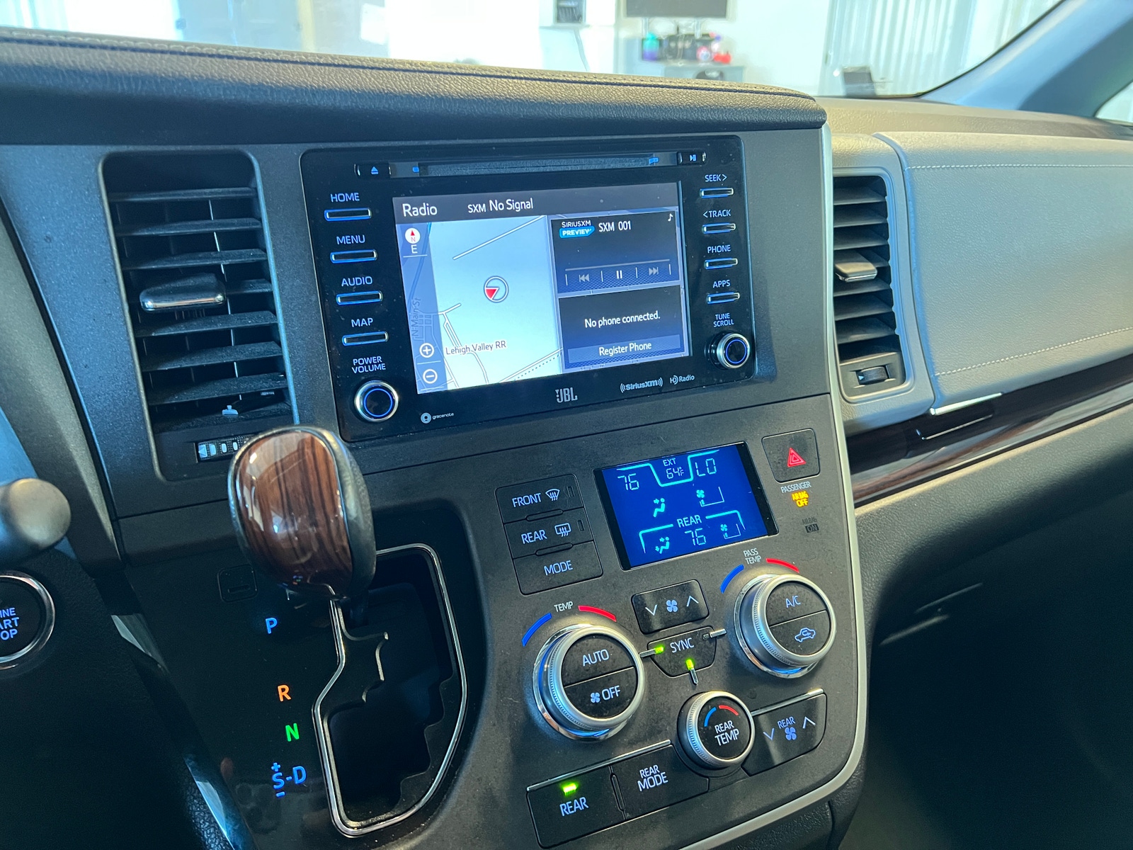 Thumbnail: 2020 Toyota Sienna - 3