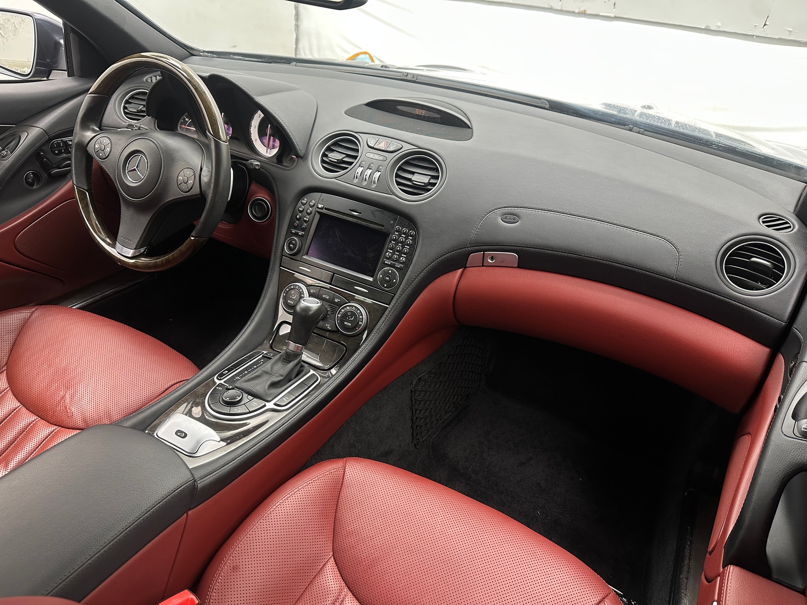 Thumbnail: 2011 Mercedes-Benz SL-Class - 2