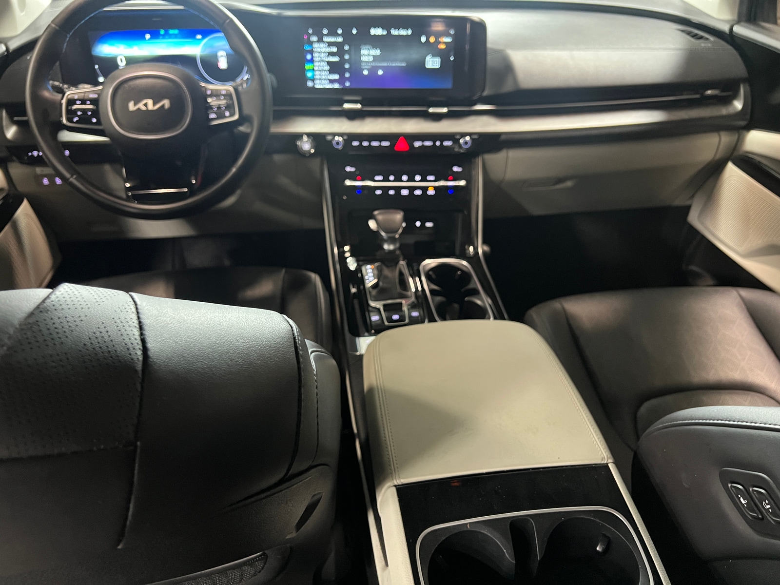 Thumbnail: 2023 Kia Carnival - 2