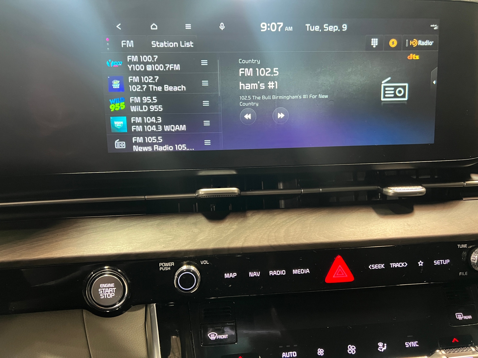 Thumbnail: 2023 Kia Carnival - 3