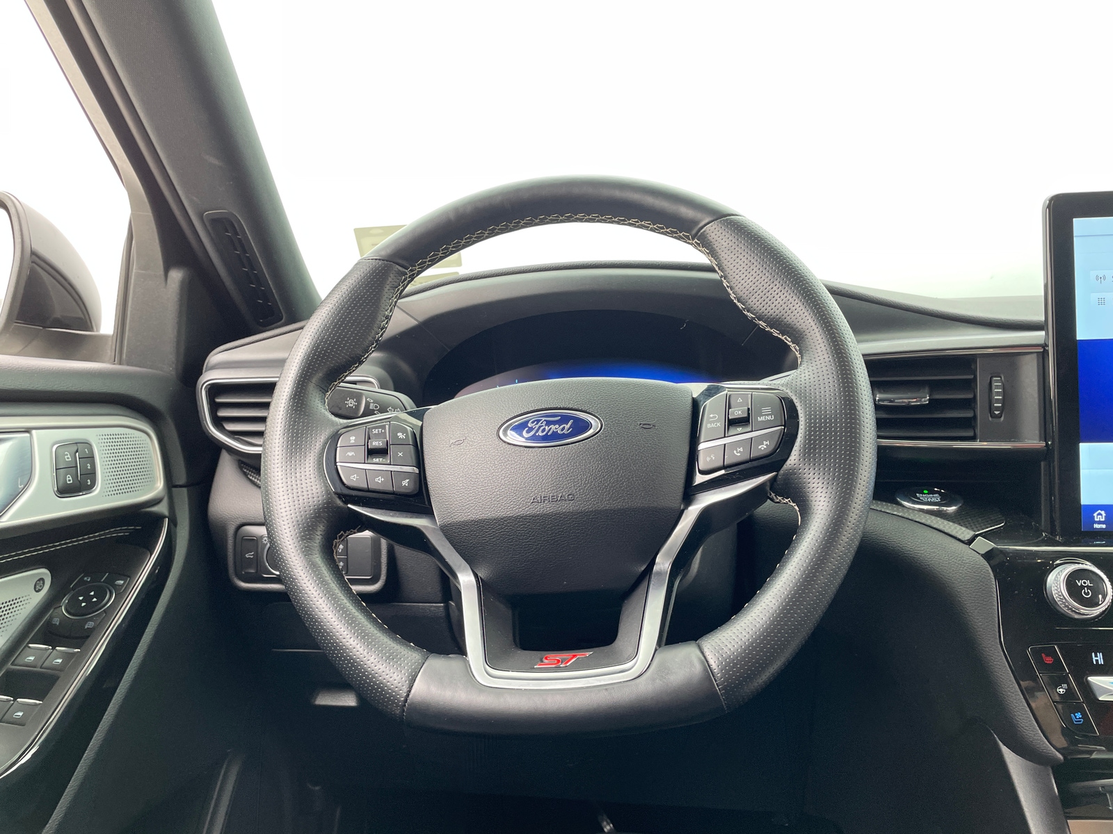 Thumbnail: 2021 Ford Explorer - 4