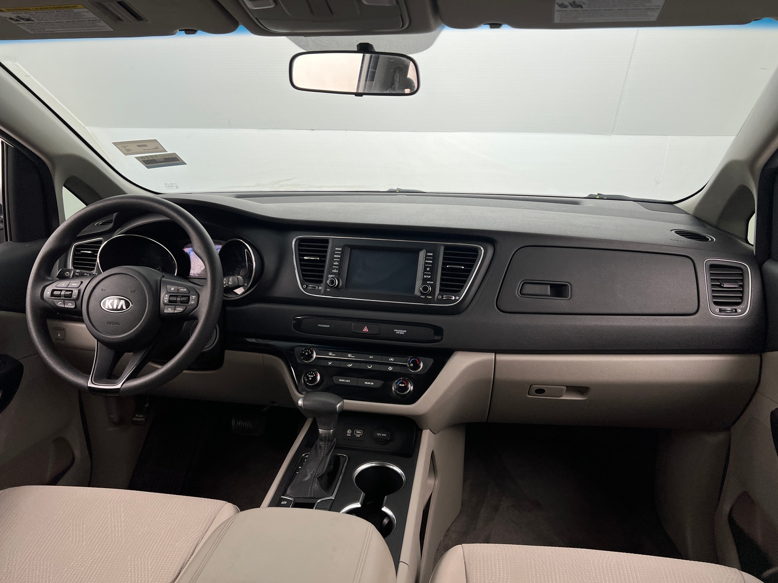 Thumbnail: 2020 Kia Sedona - 3