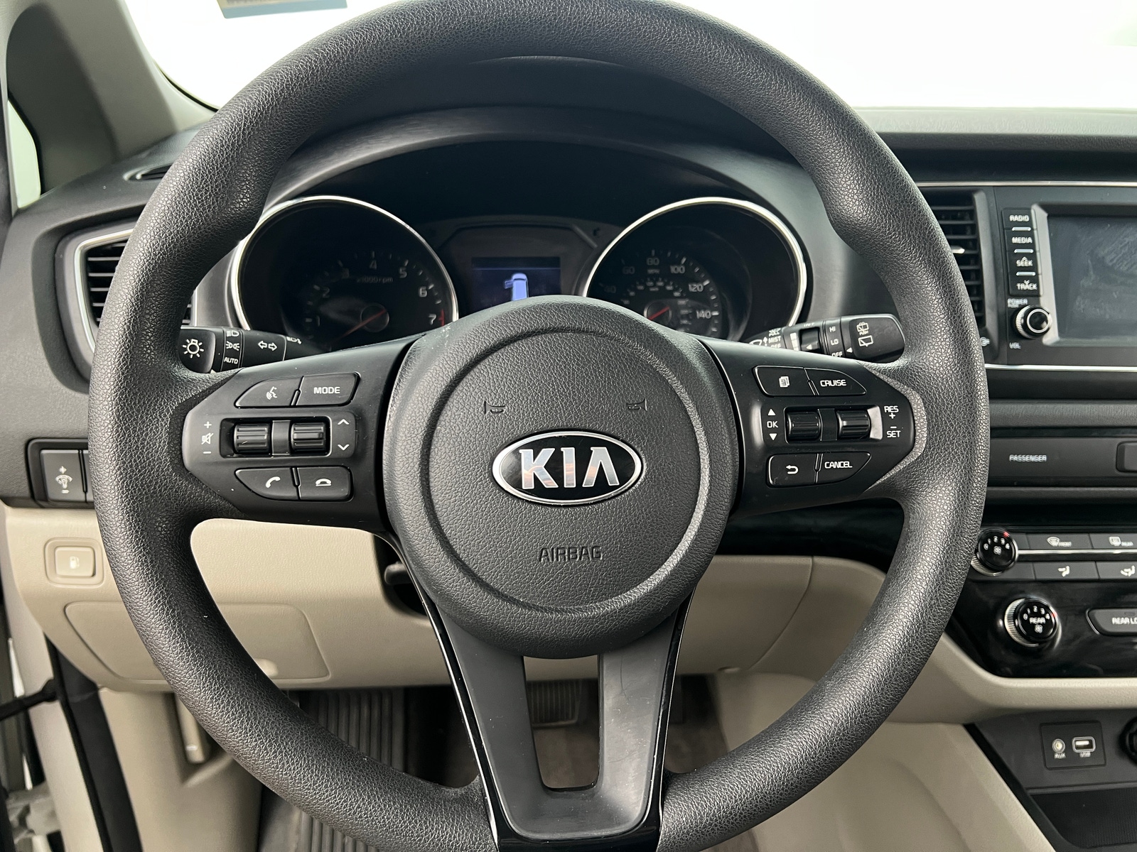 Thumbnail: 2020 Kia Sedona - 5
