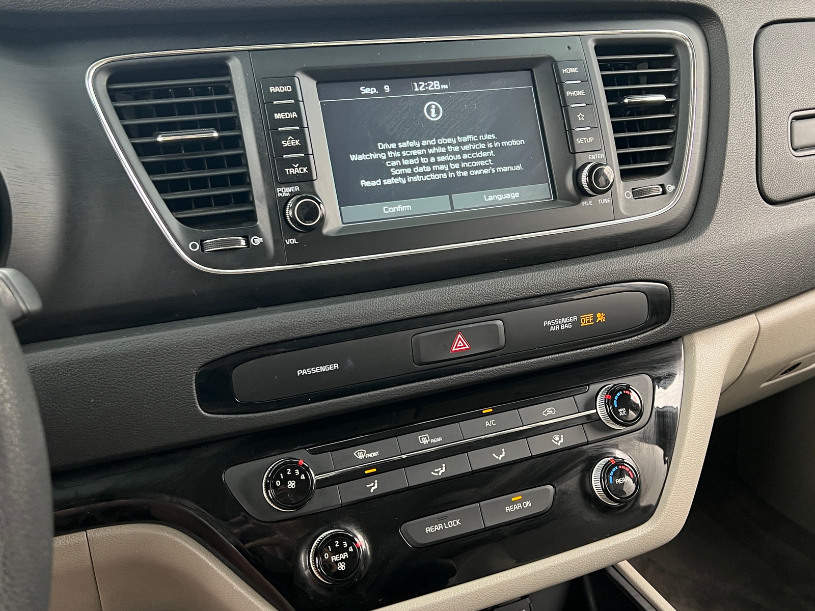 Thumbnail: 2020 Kia Sedona - 4