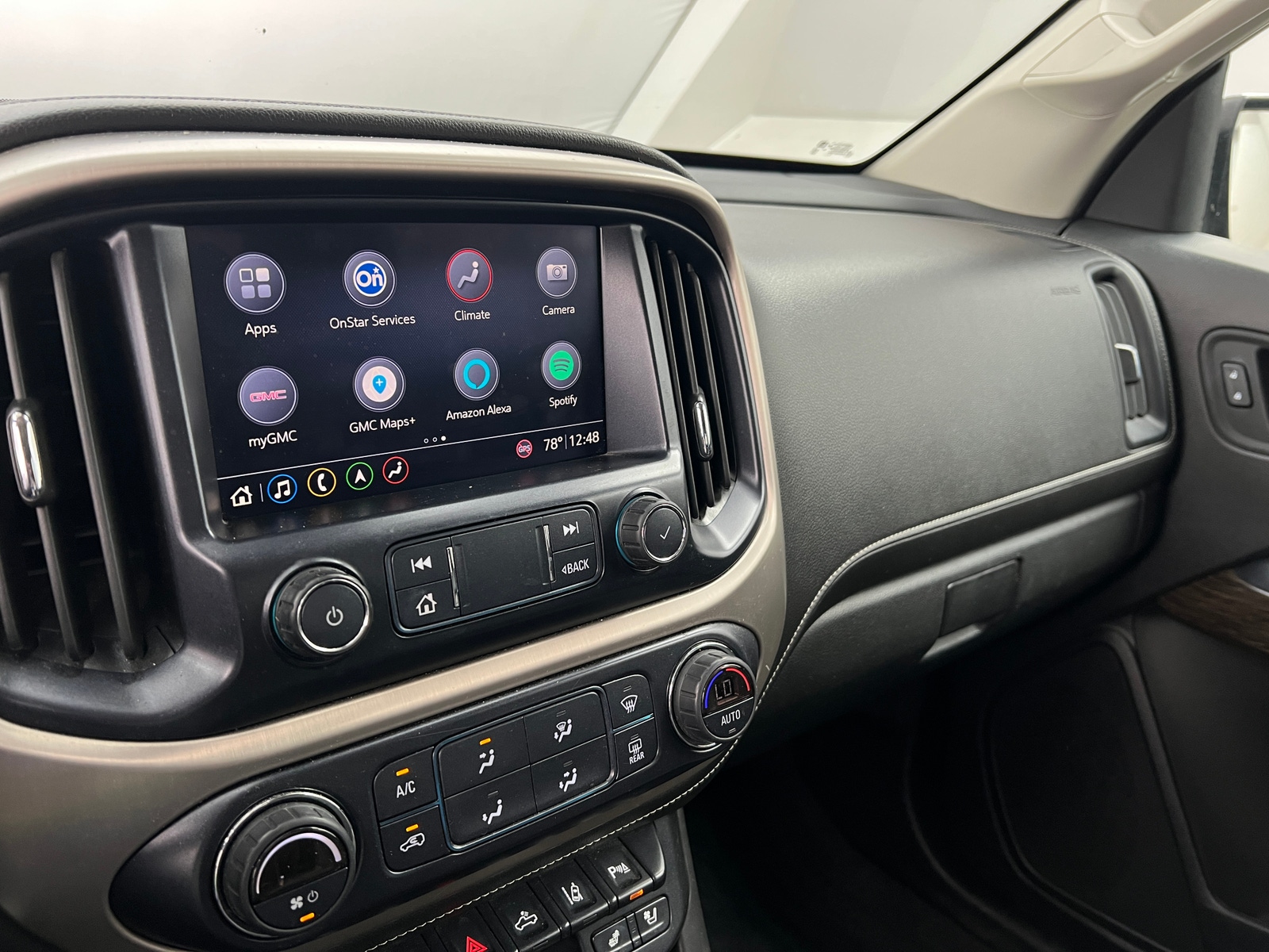 Thumbnail: 2020 GMC Canyon - 3