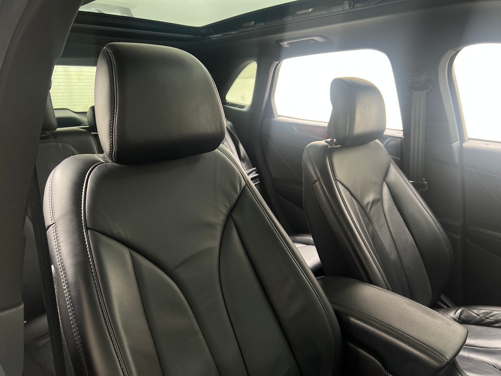 Thumbnail: 2017 Lincoln MKC - 2