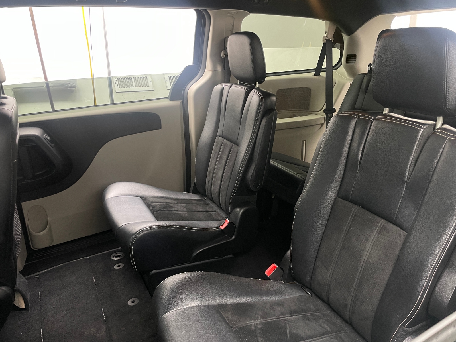 Thumbnail: 2017 Dodge Grand Caravan - 5