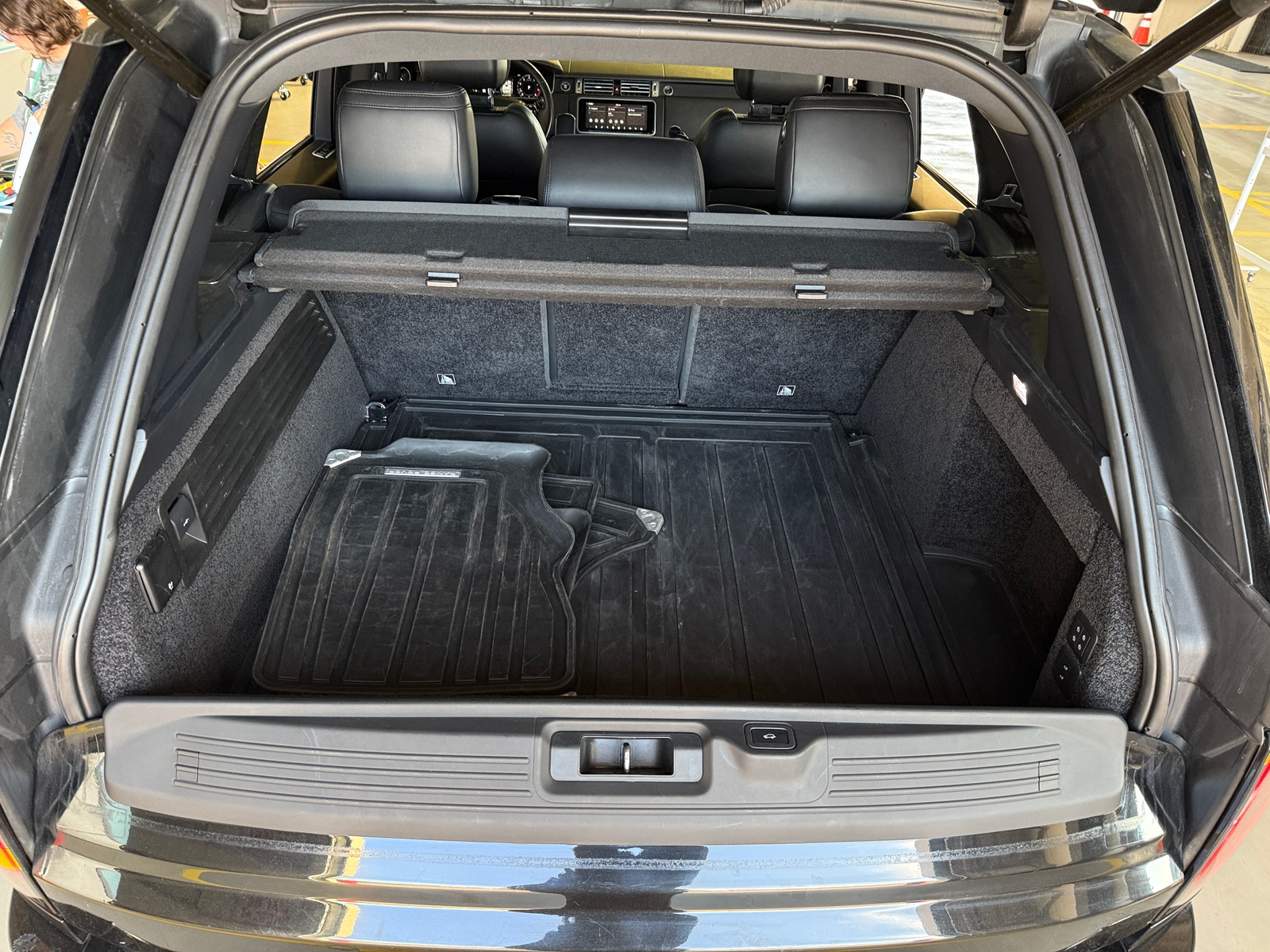 Thumbnail: 2018 Land Rover Range Rover - 6