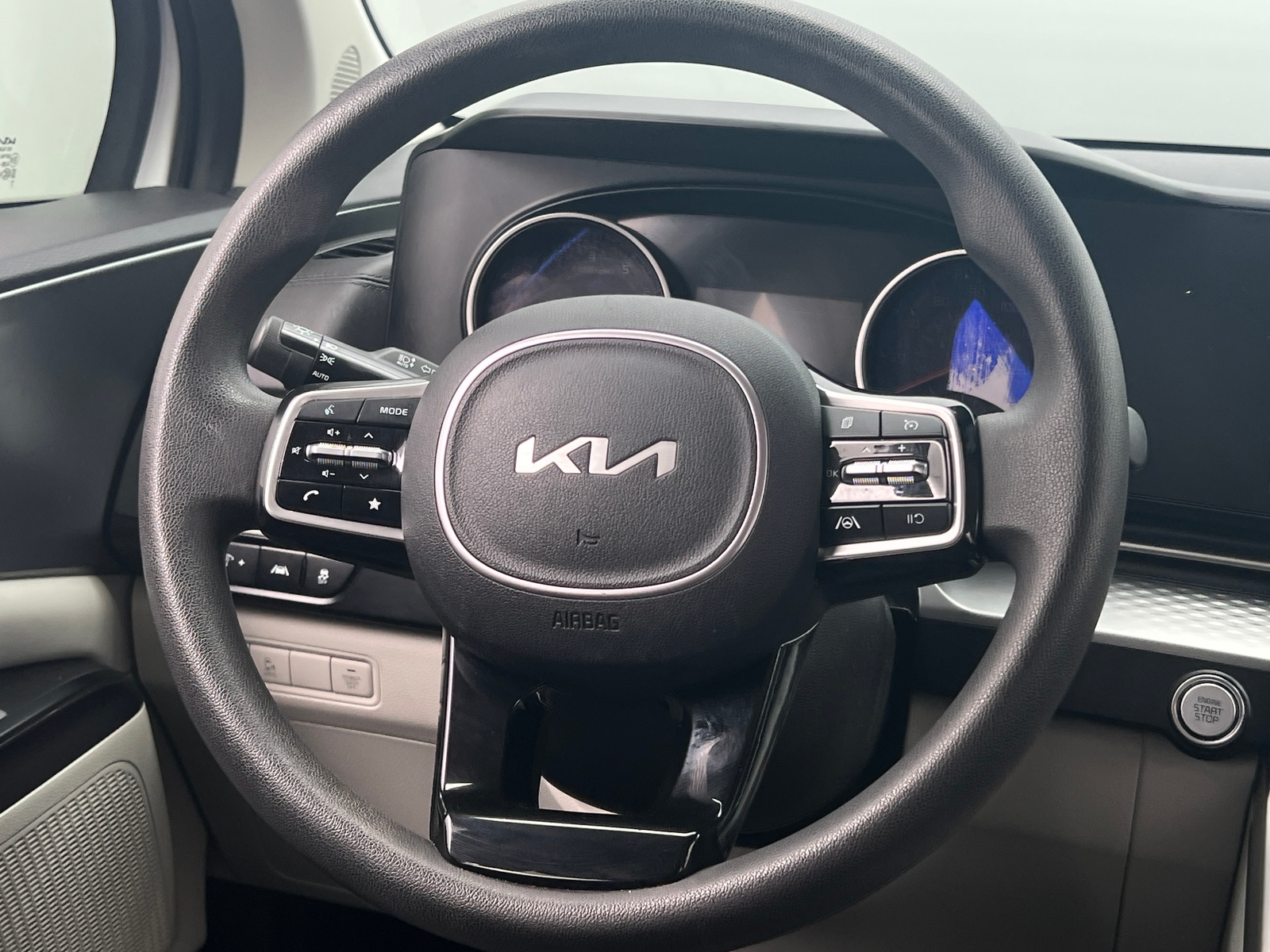 Thumbnail: 2022 Kia Carnival - 5